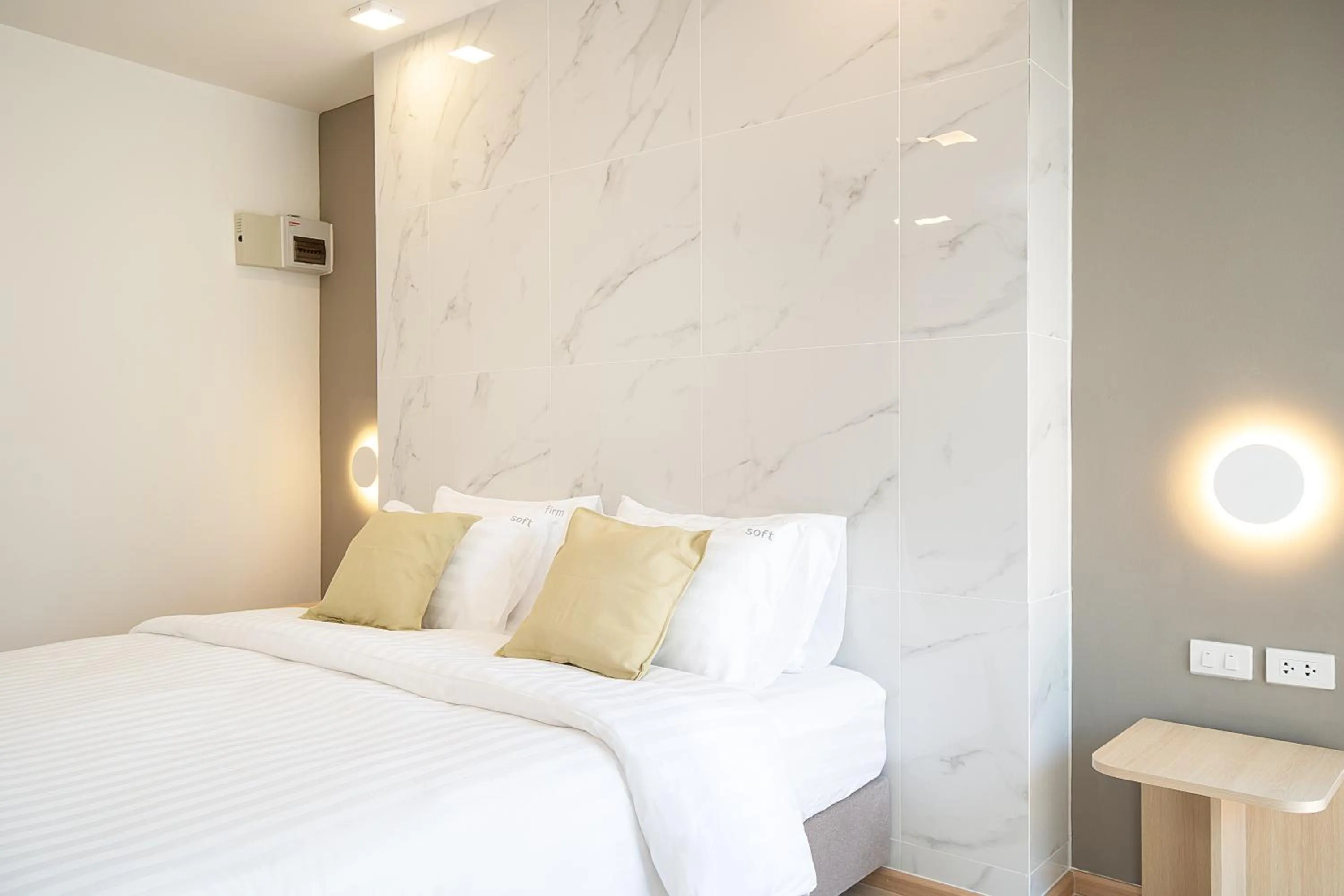 Bed in Diya Hotel Bangkok