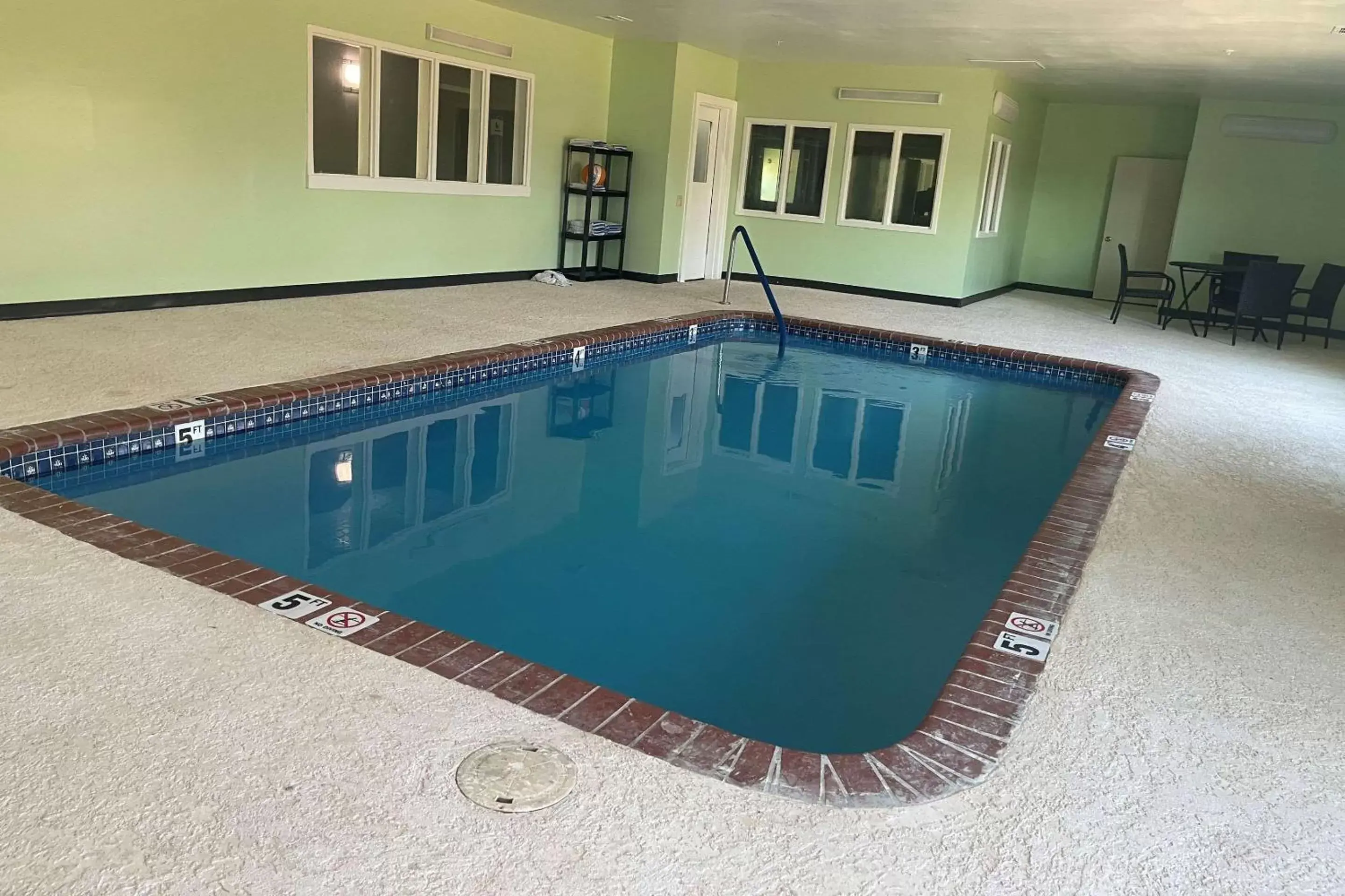 Swimming Pool in Quality Suites