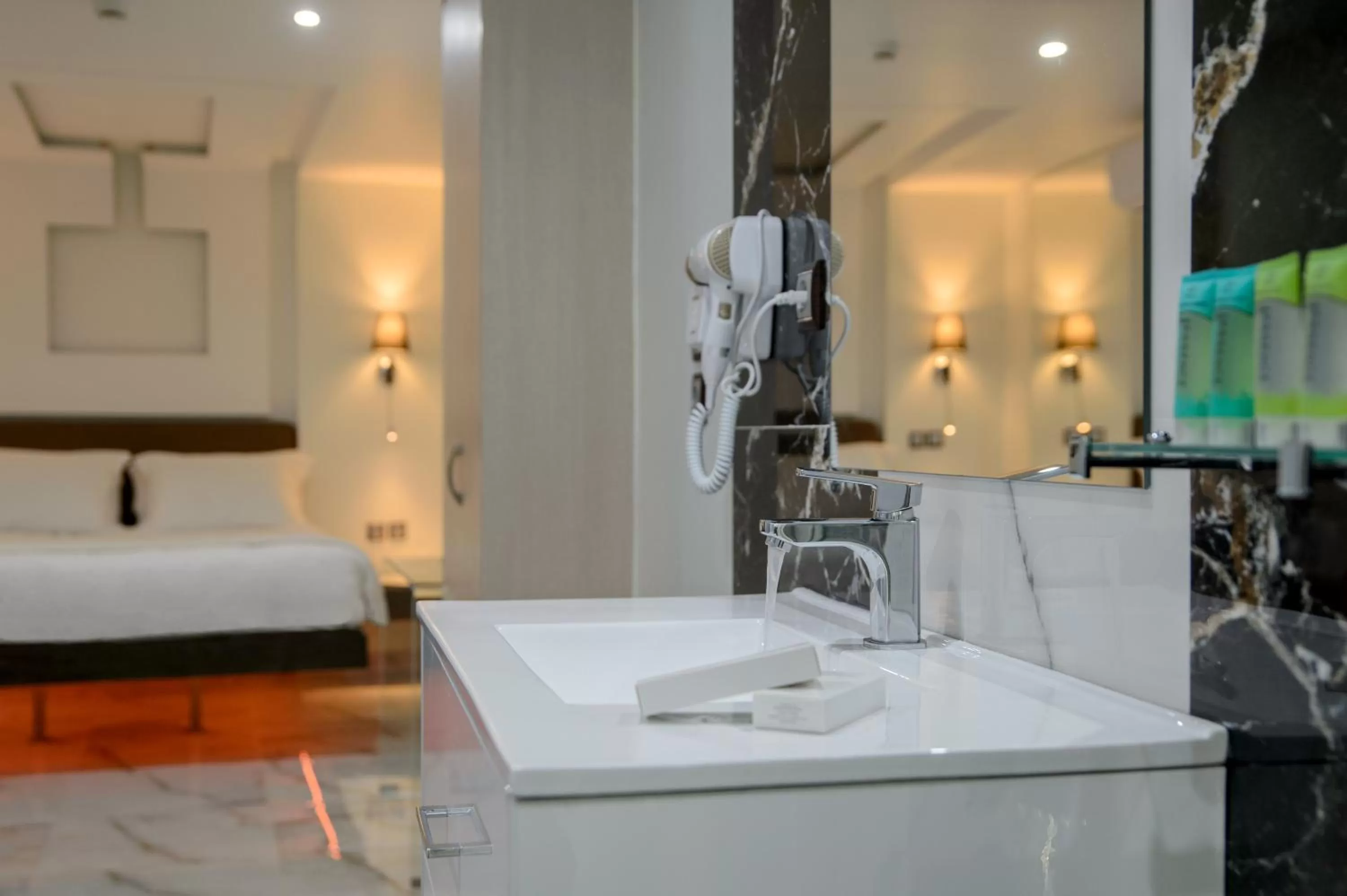 Photo of the whole room, Bed in Athens Starlight Hotel