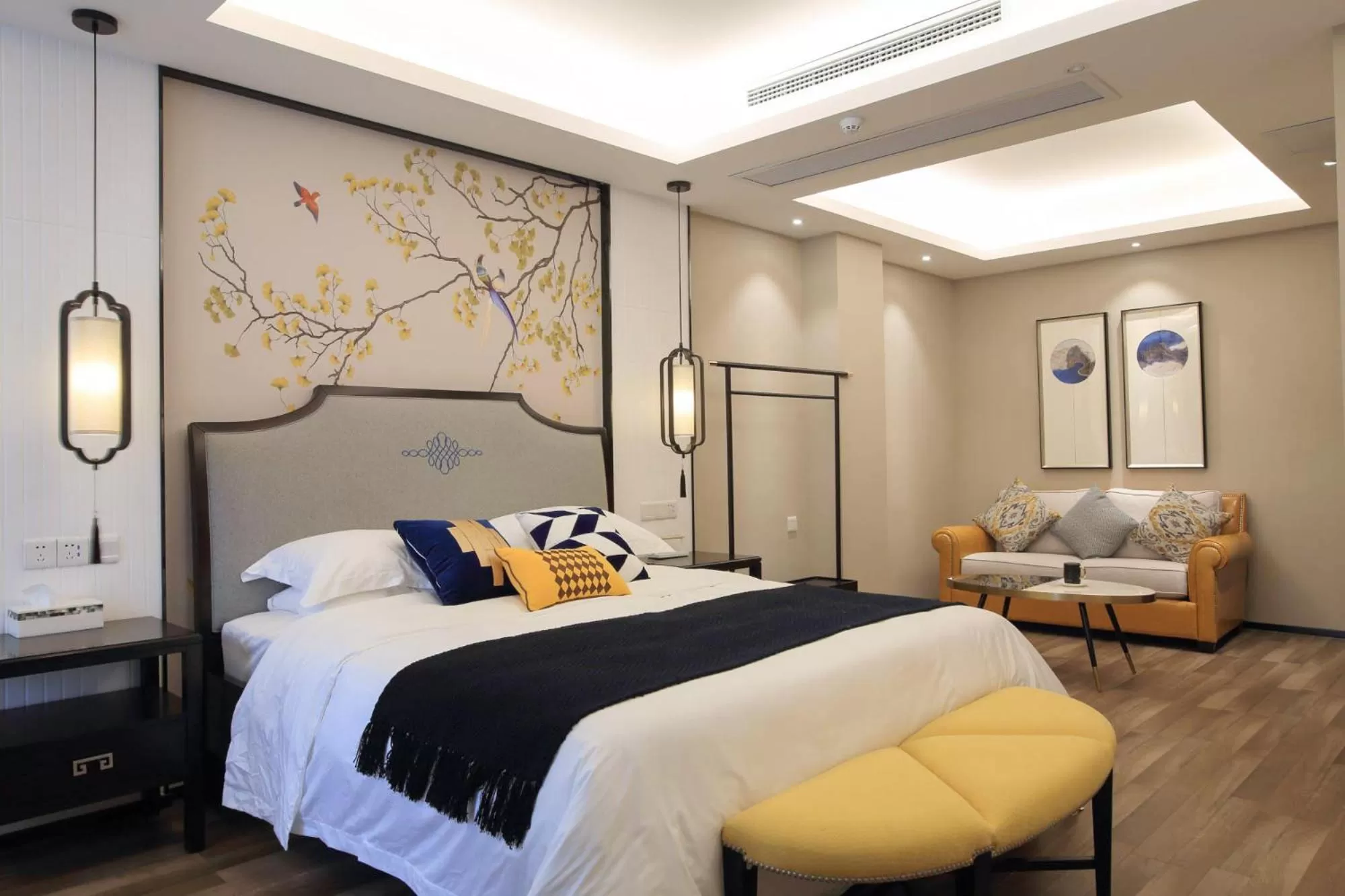 Photo of the whole room, Bed in Li River Resort Villa Hotel