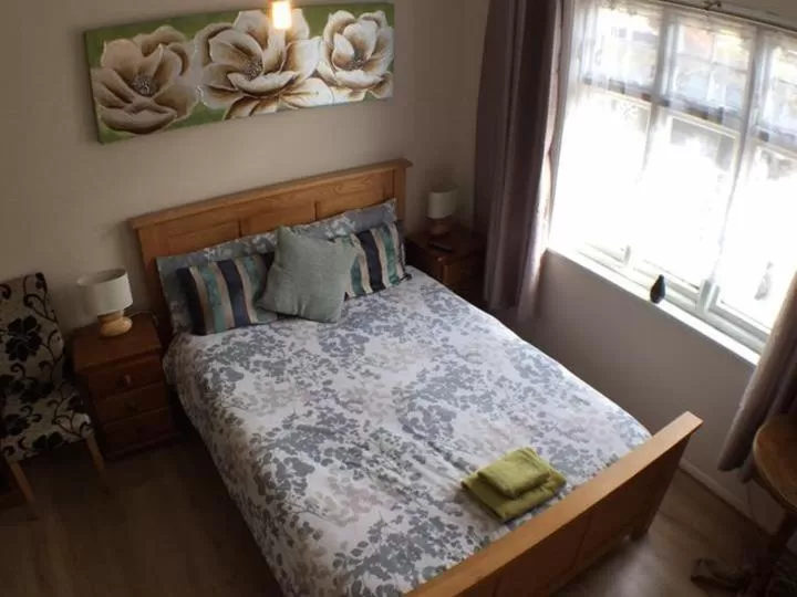 Bedroom, Bed in The Rifle Volunteer