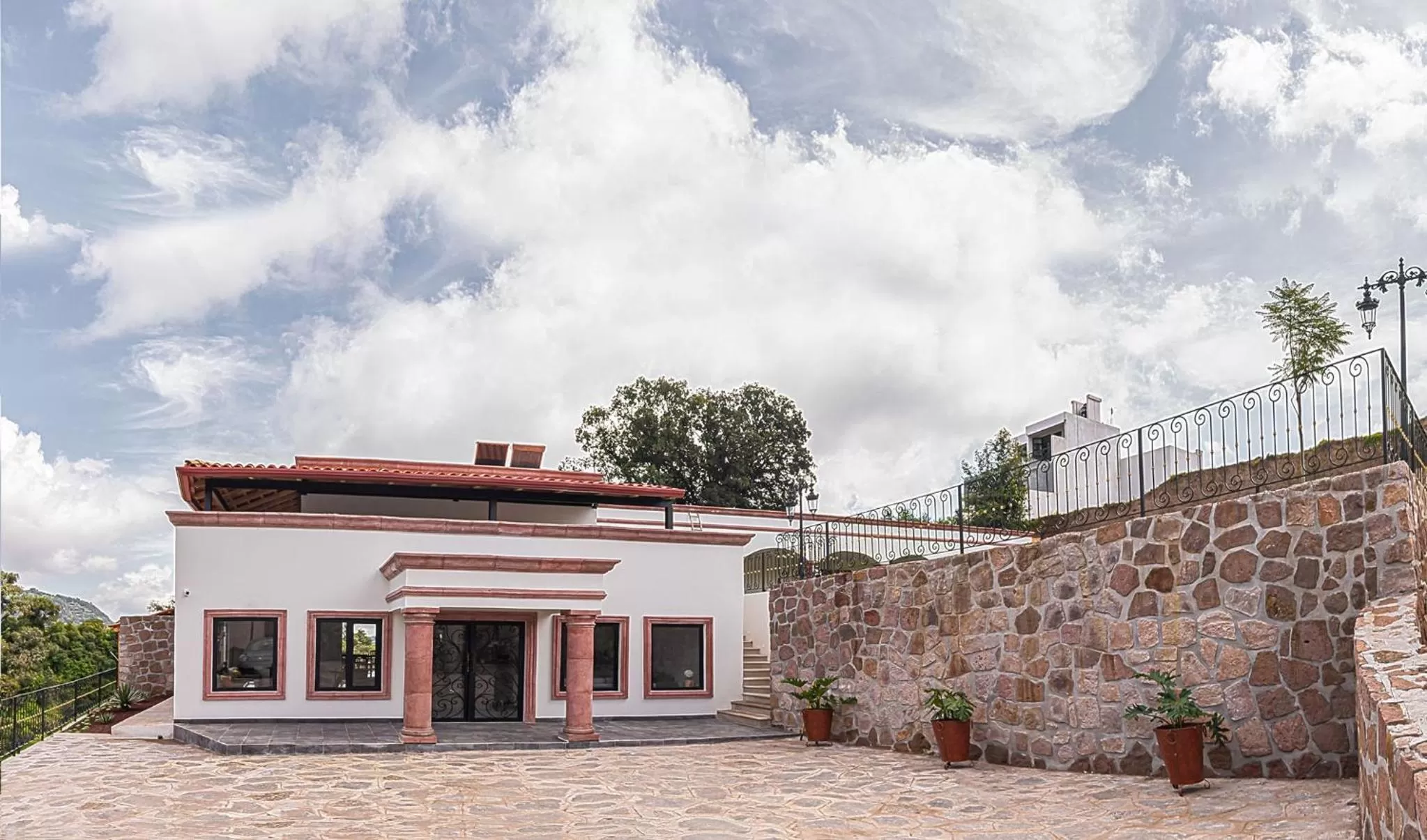 Facade/entrance in Hotel Danini