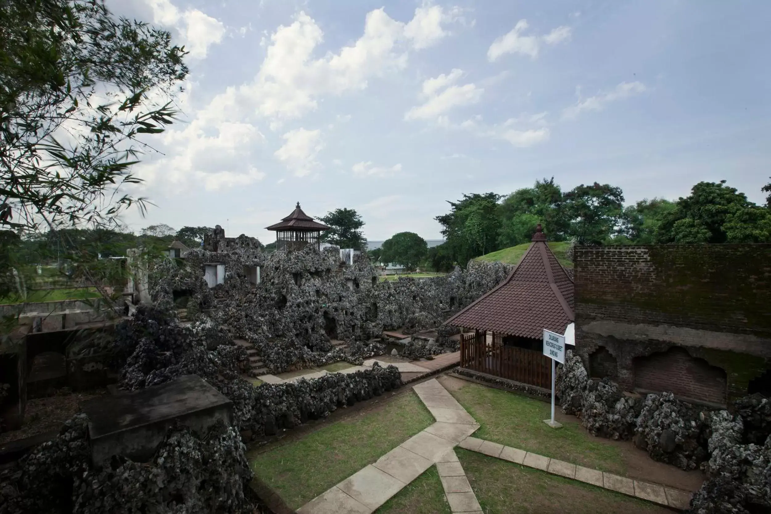 Nearby landmark in Verse Hotel Cirebon