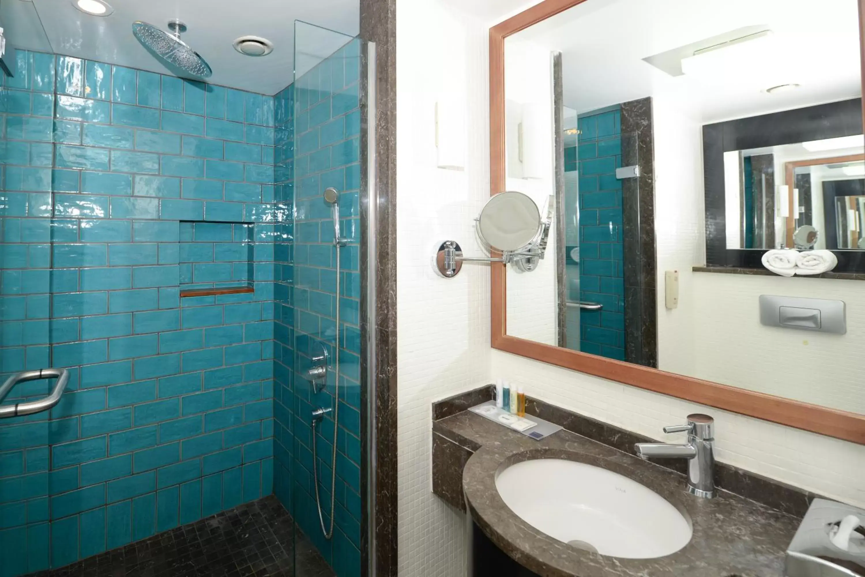 Shower, Bathroom in Miapera Hotel and Spa