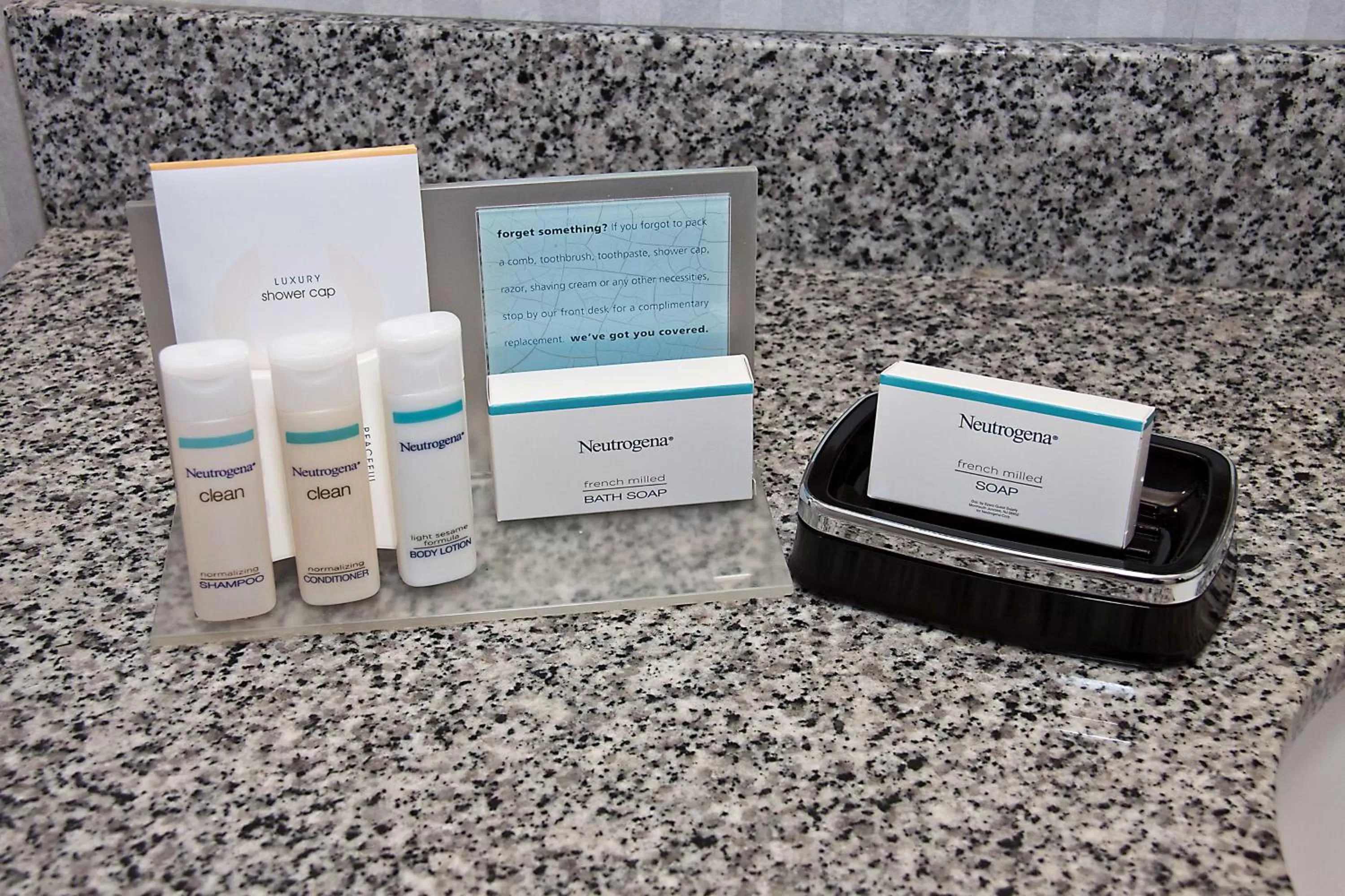 Bathroom in Hampton Inn Goldsboro