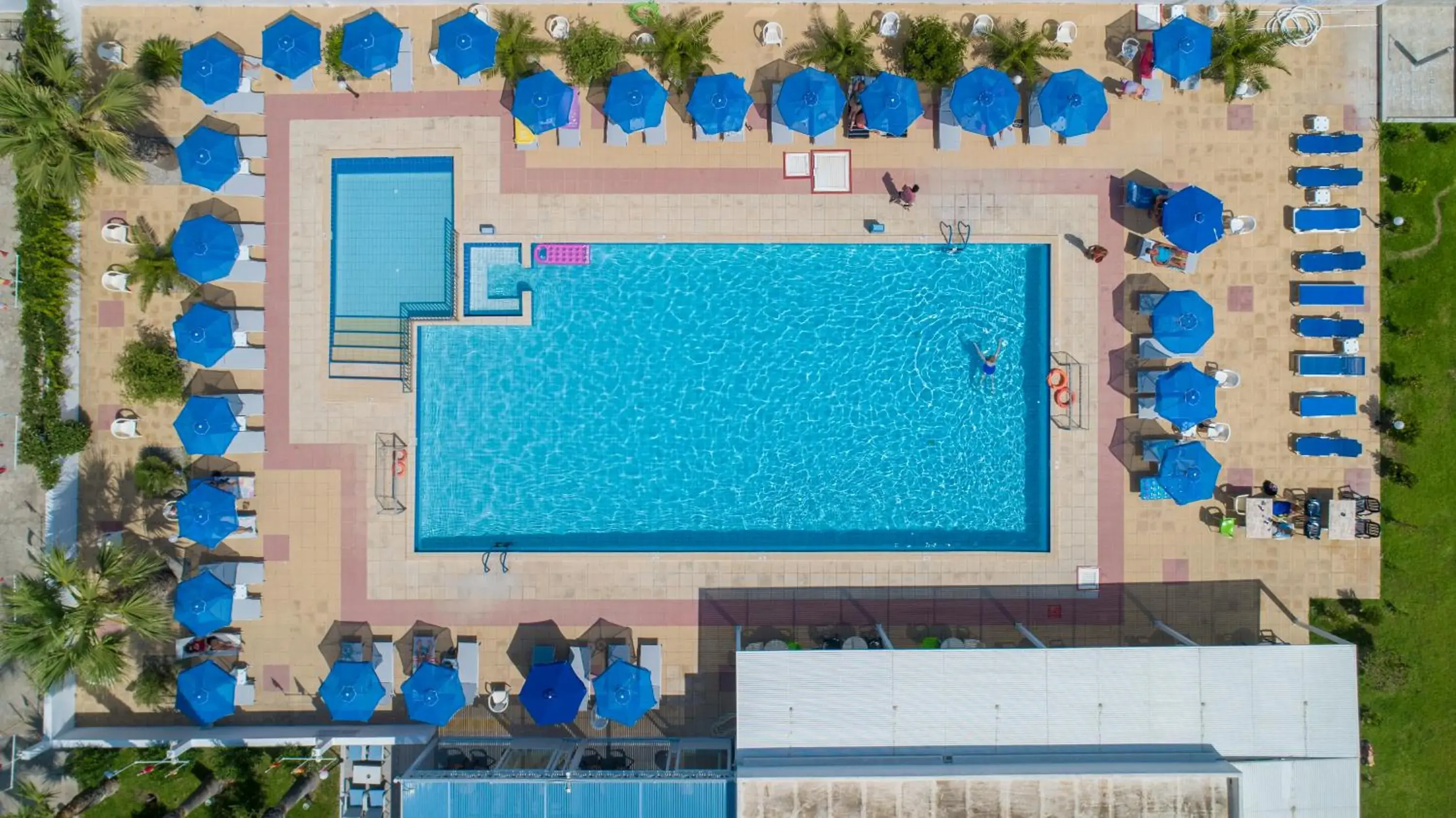 Swimming pool, Pool View in Tropical Sol