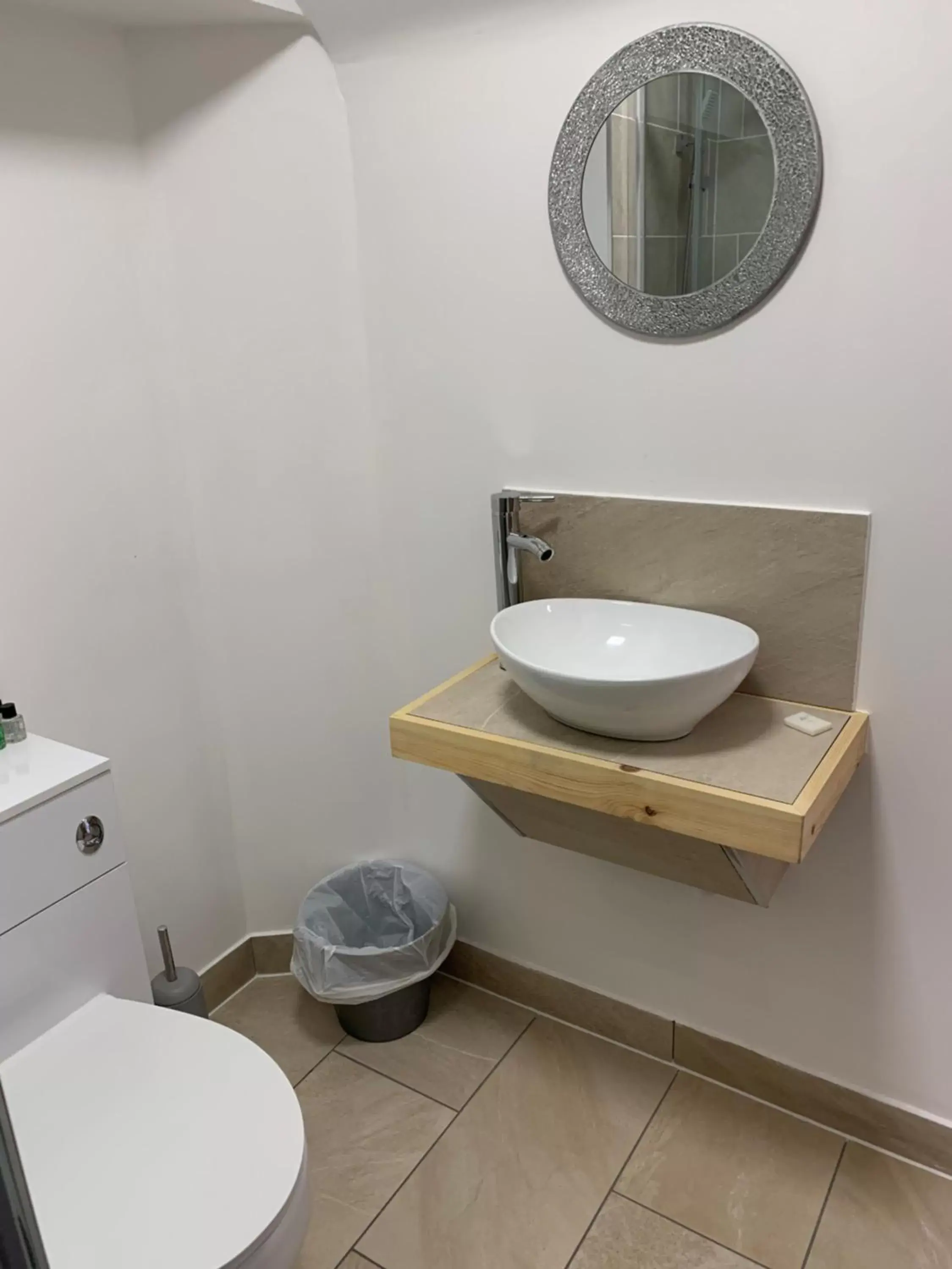 Toilet, Bathroom in The Ship Inn