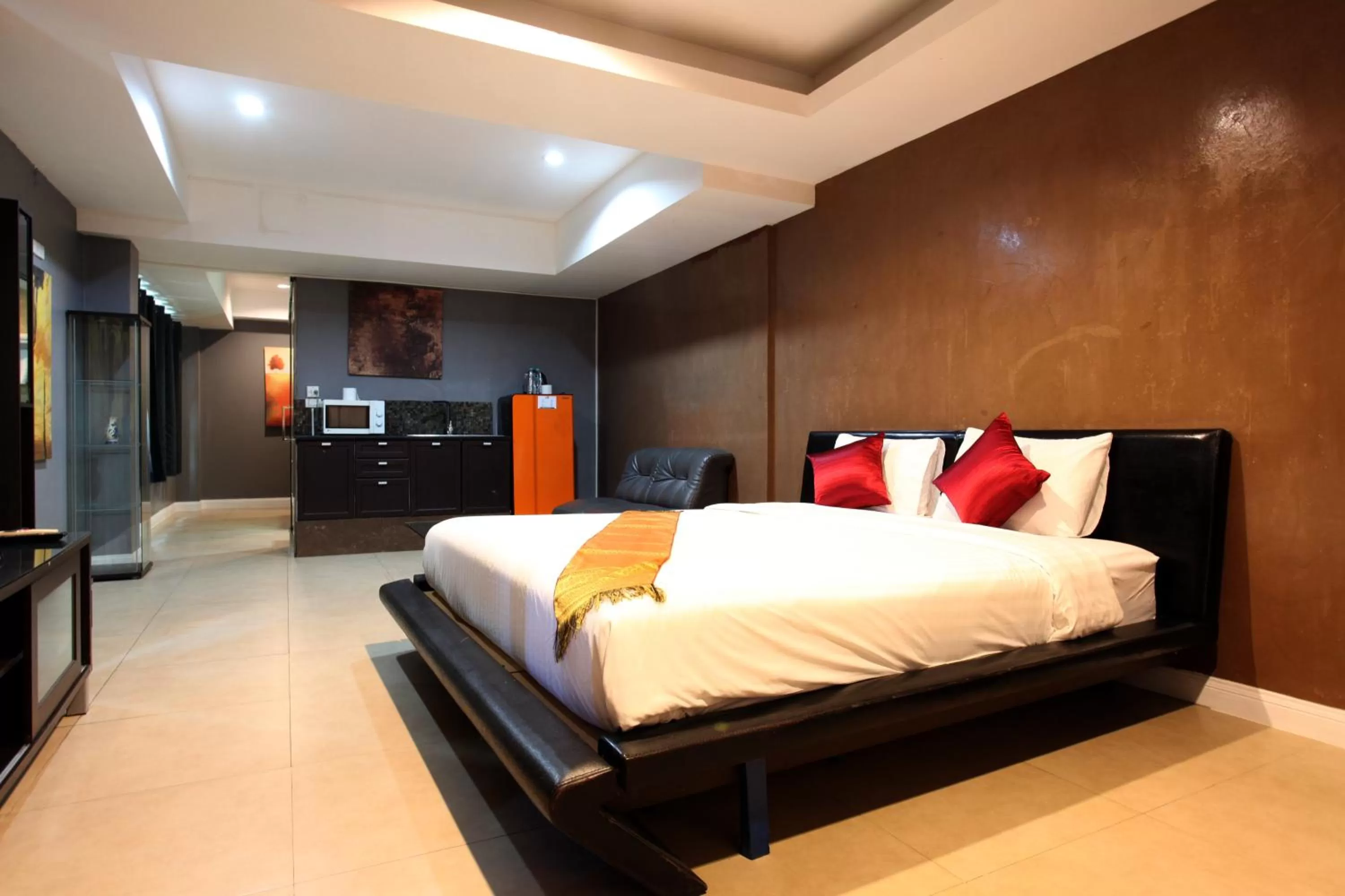 Bed in DEL MAR RESIDENCE