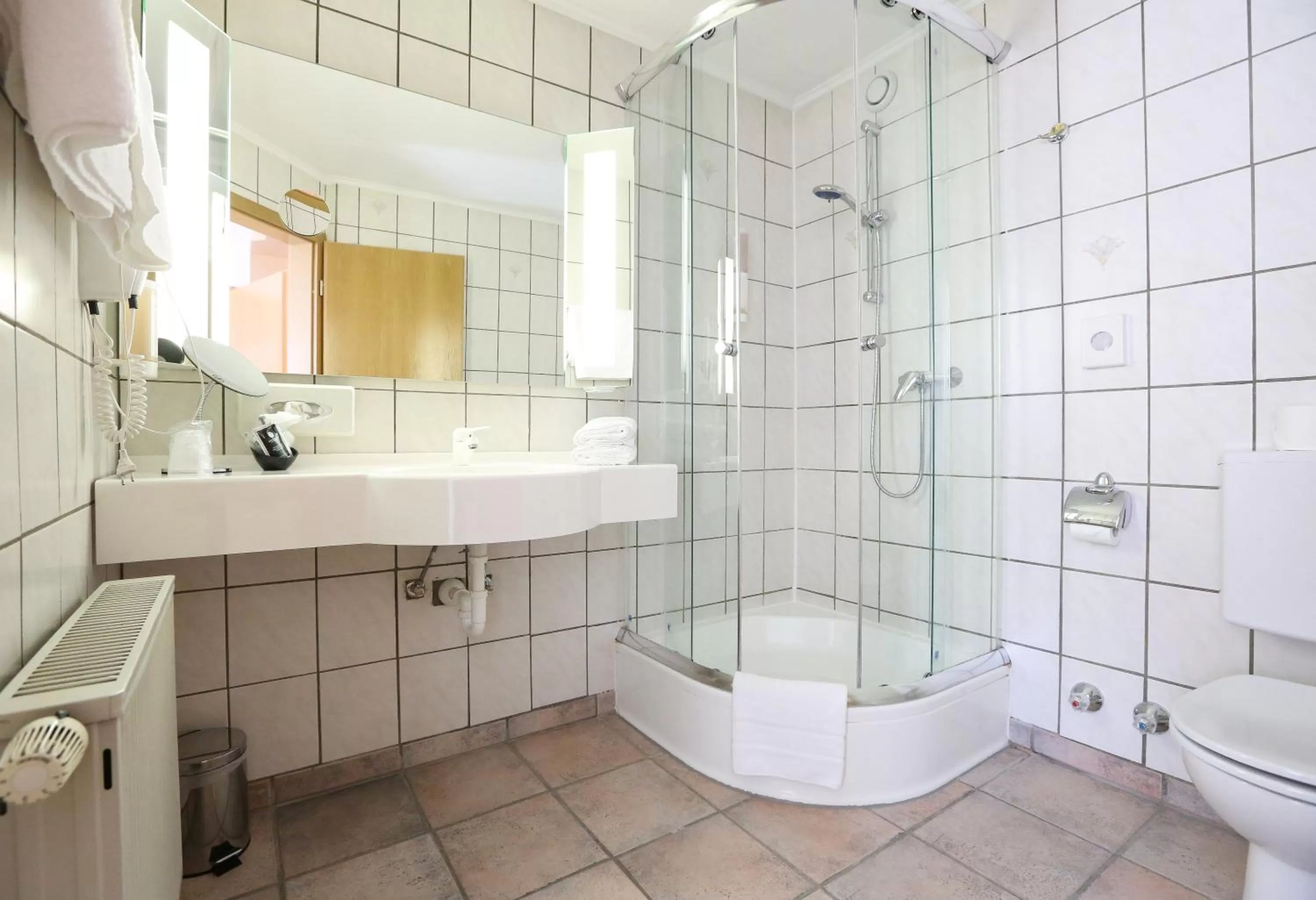 Shower in Arthotel ANA Goggl