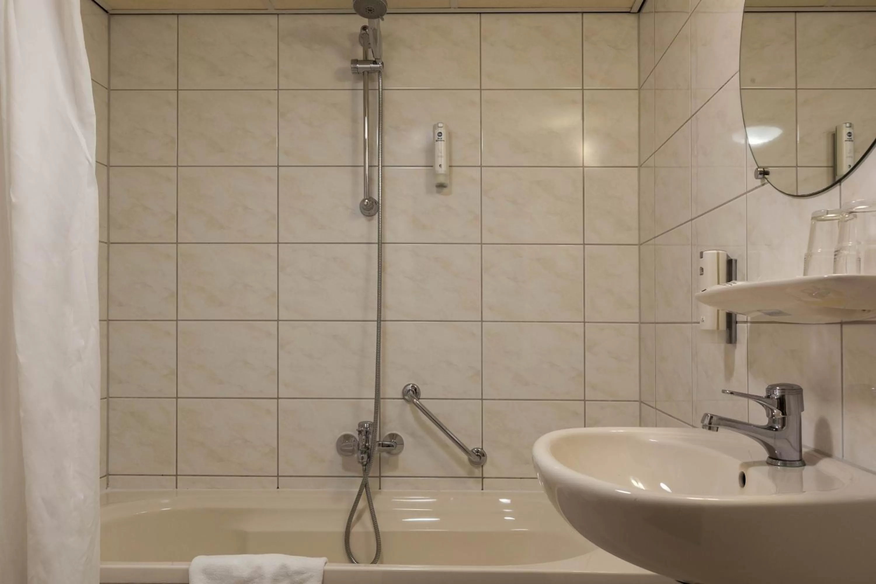 Shower in Amsterdam Hotel Uithoorn