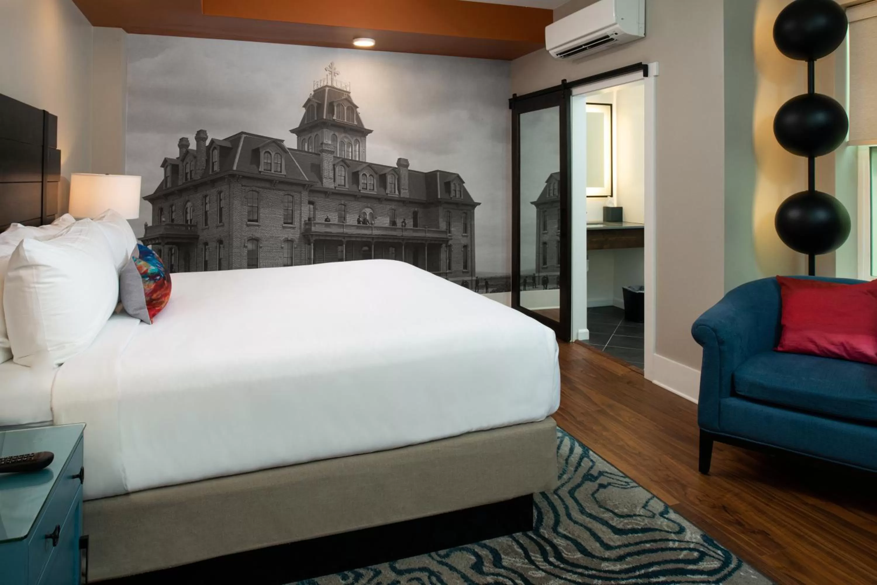 Photo of the whole room, Bed in Hotel Indigo Spokane Downtown by IHG