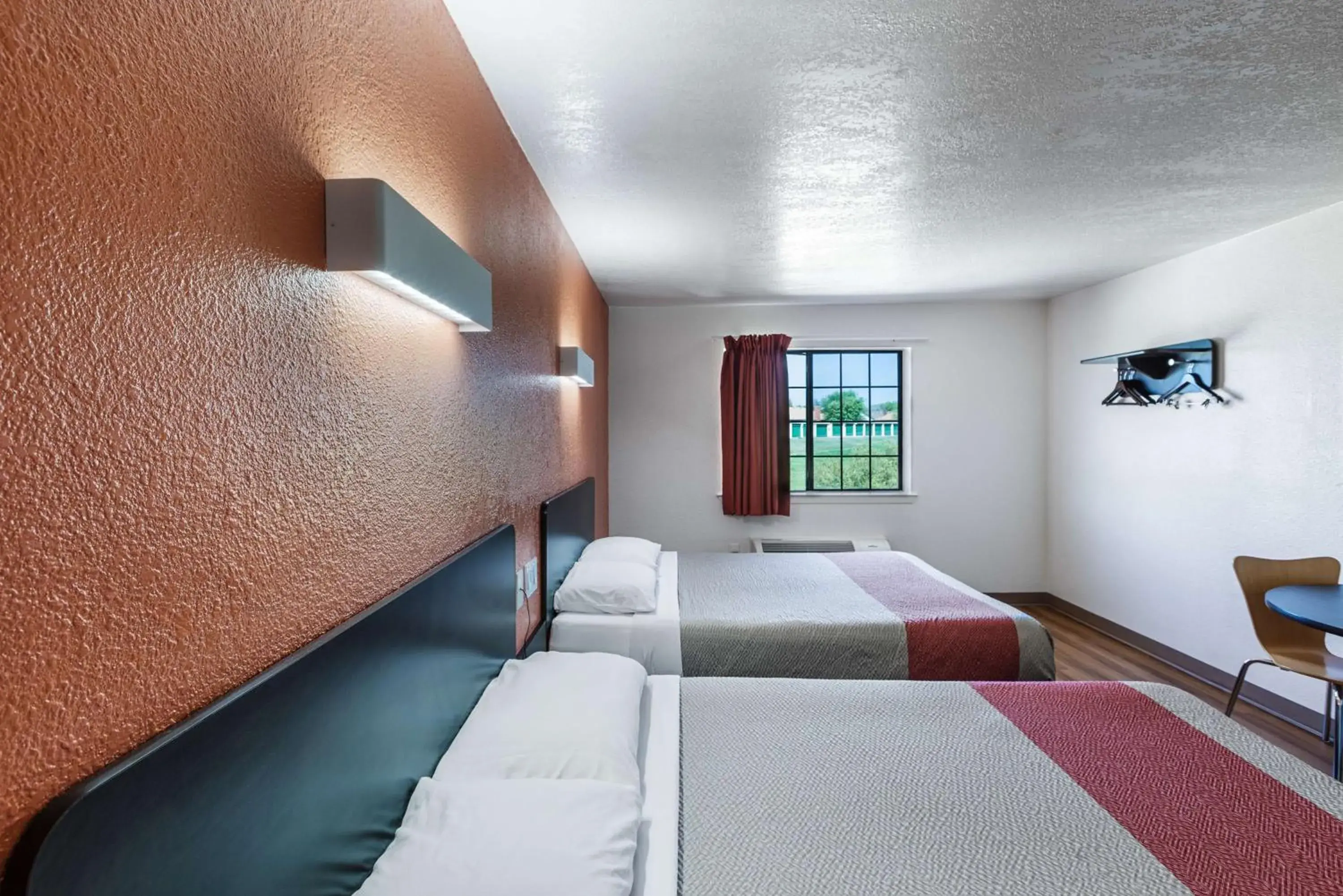 Photo of the whole room, Bed in Motel 6-Bedford, TX - Fort Worth
