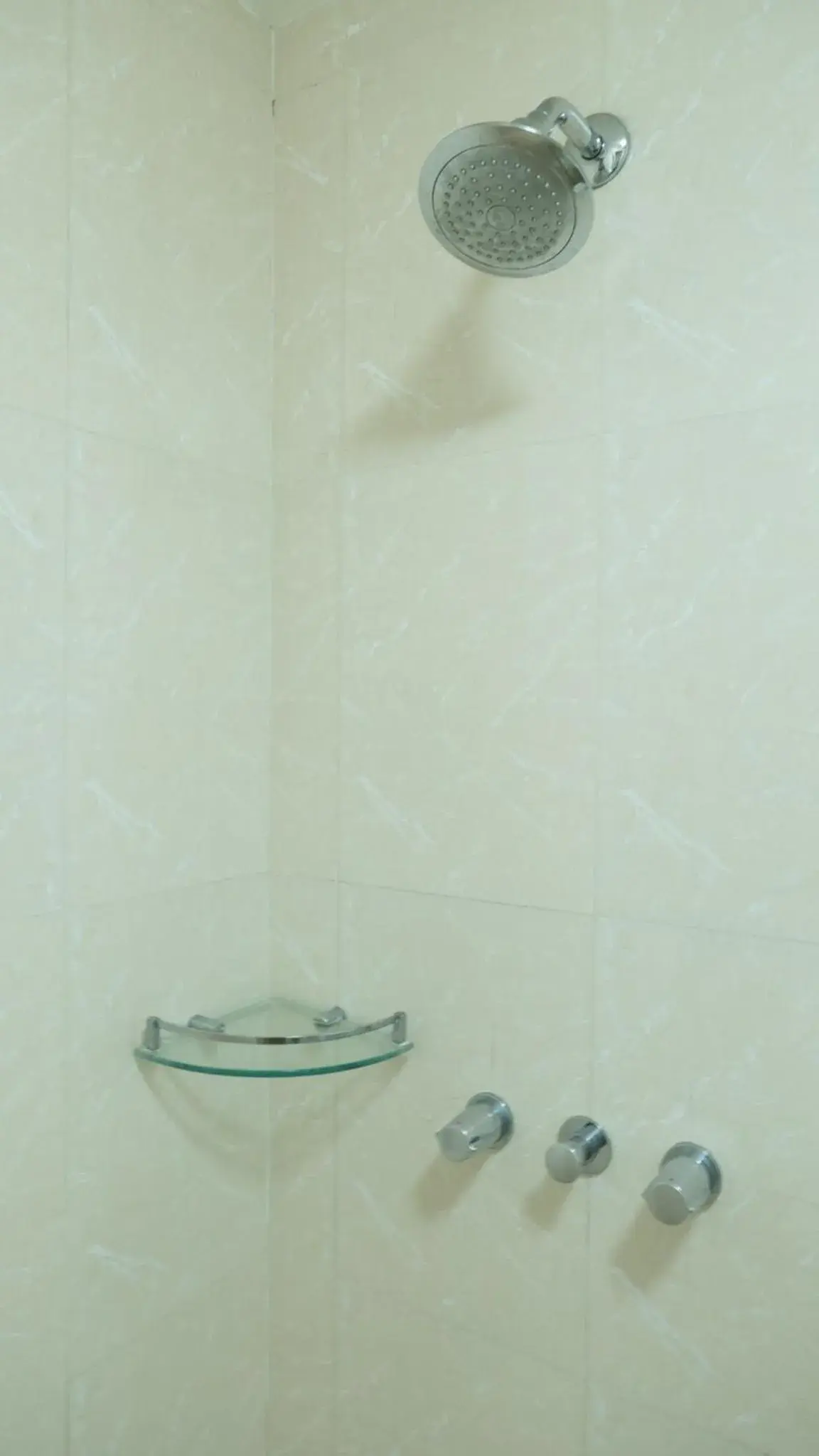 Shower, Bathroom in Avant Serviced Suites - Personal Concierge