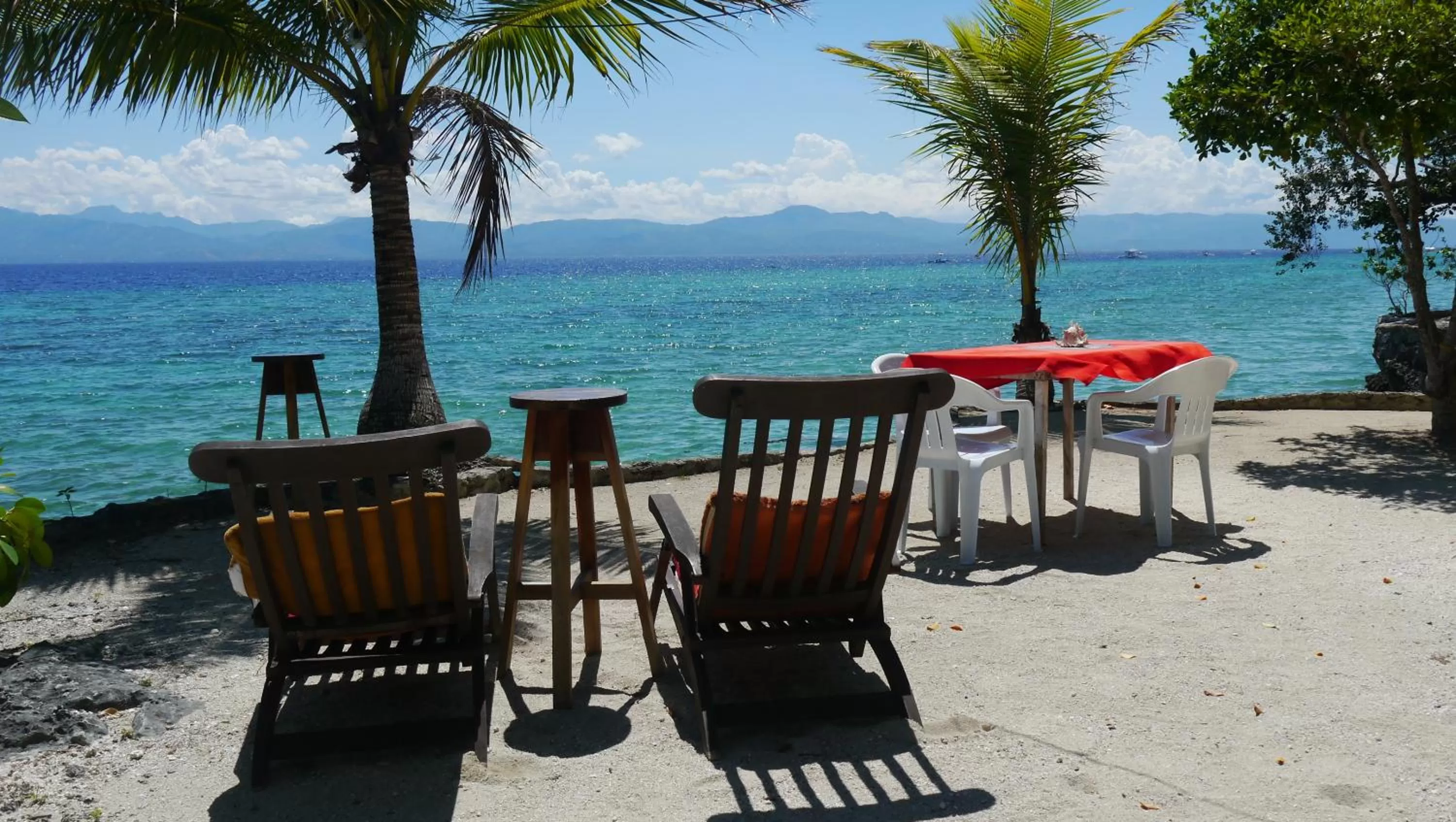 Beach in Moalboal T Breeze Coastal Resort