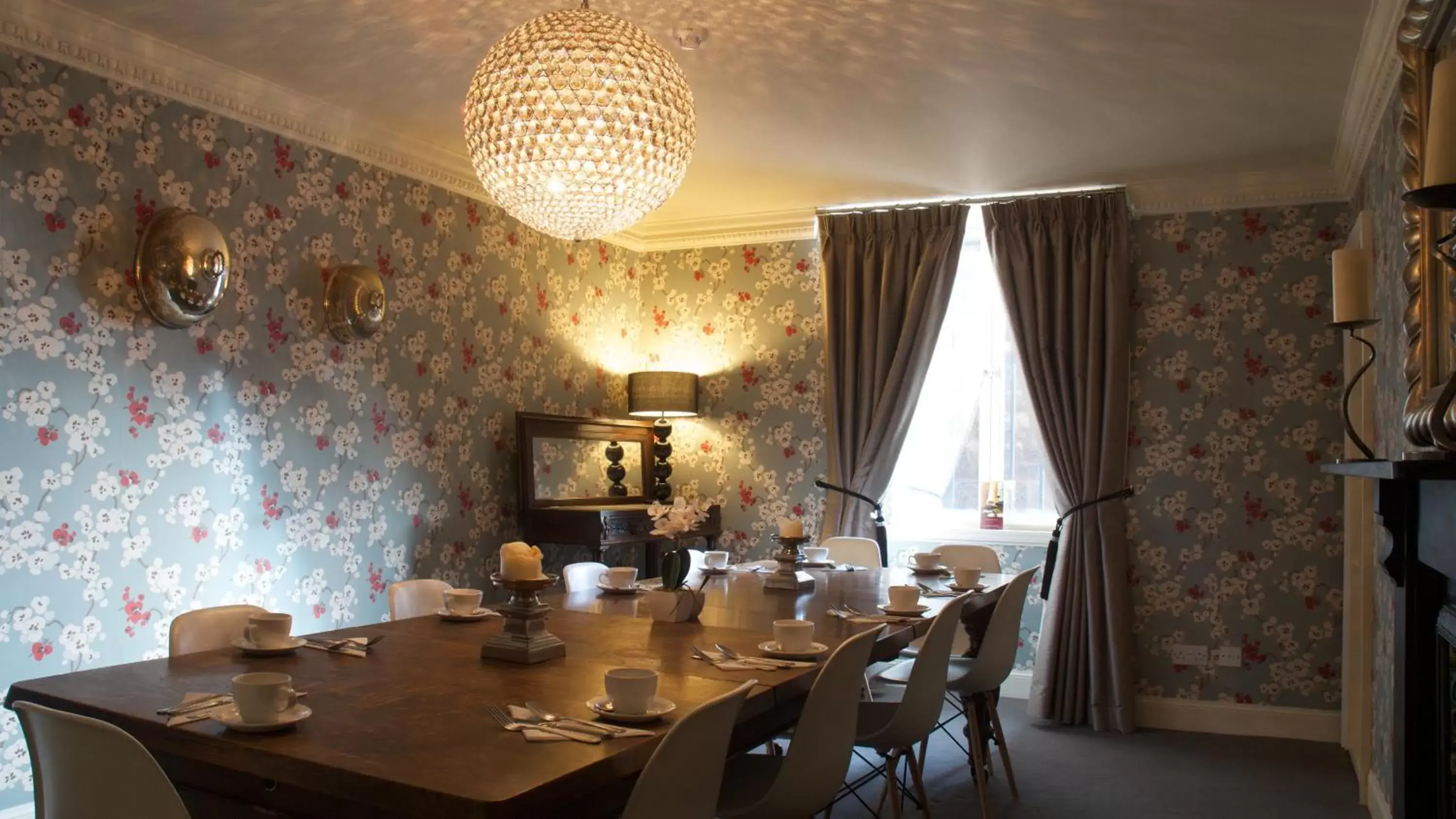 Restaurant/places to eat, Dining Area in Brooks Hotel