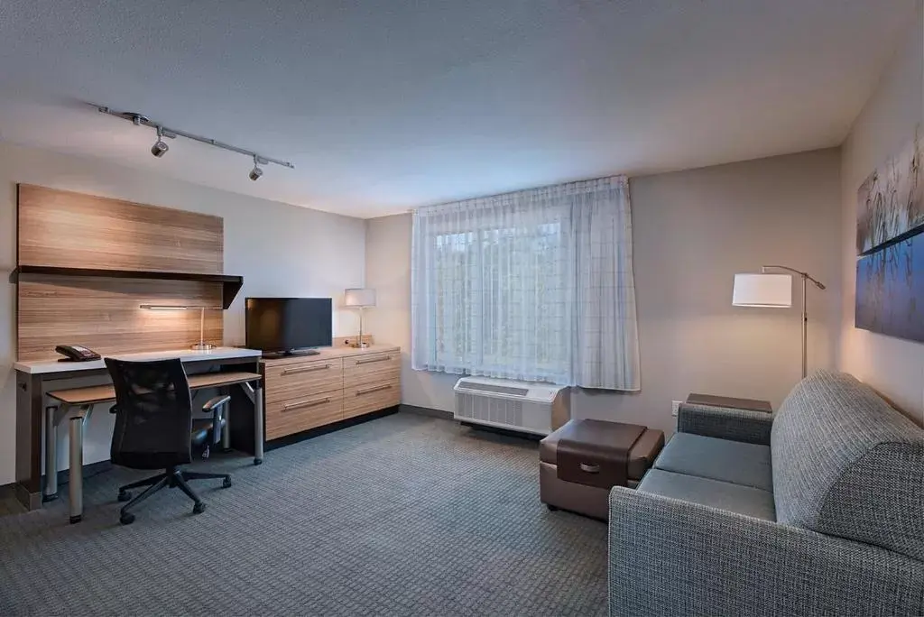 Seating Area in TownePlace Suites by Marriott Lakeland