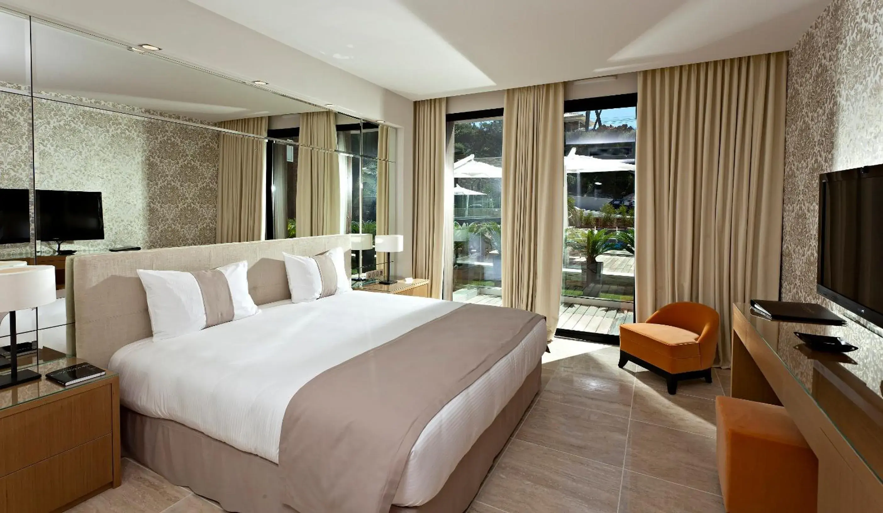 Superior Double Room with Pool View in Hostellerie La Farandole