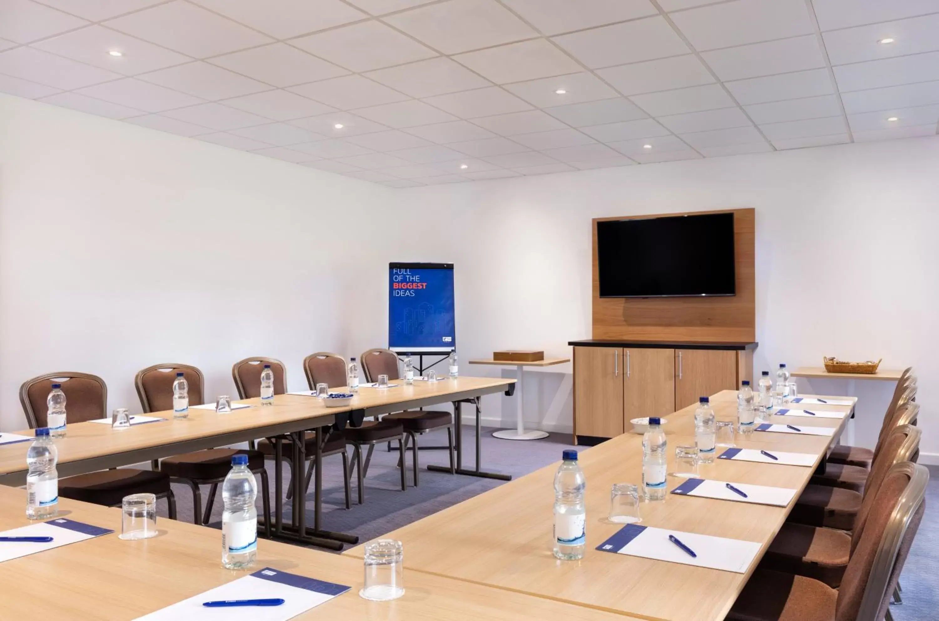 Meeting/conference room in Holiday Inn Express Strathclyde Park M74, Jct 5, an IHG Hotel