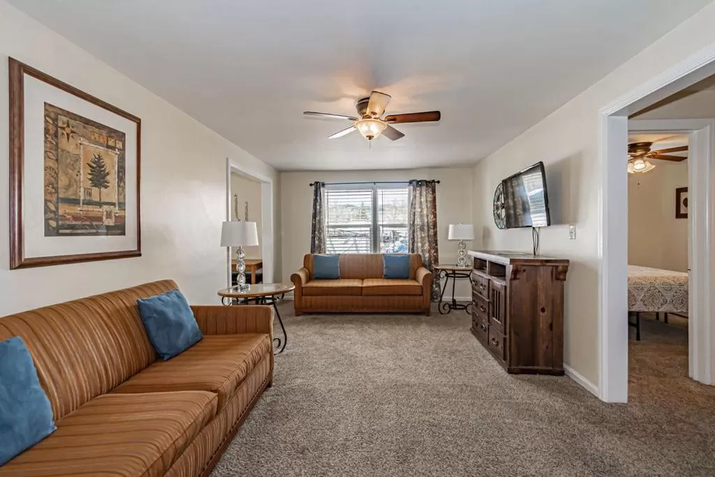Living room, Seating Area in Suites of Lava Hot Springs