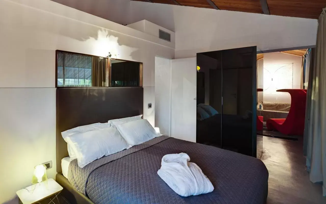 Bedroom, Bed in Il Tesoro Living Resort