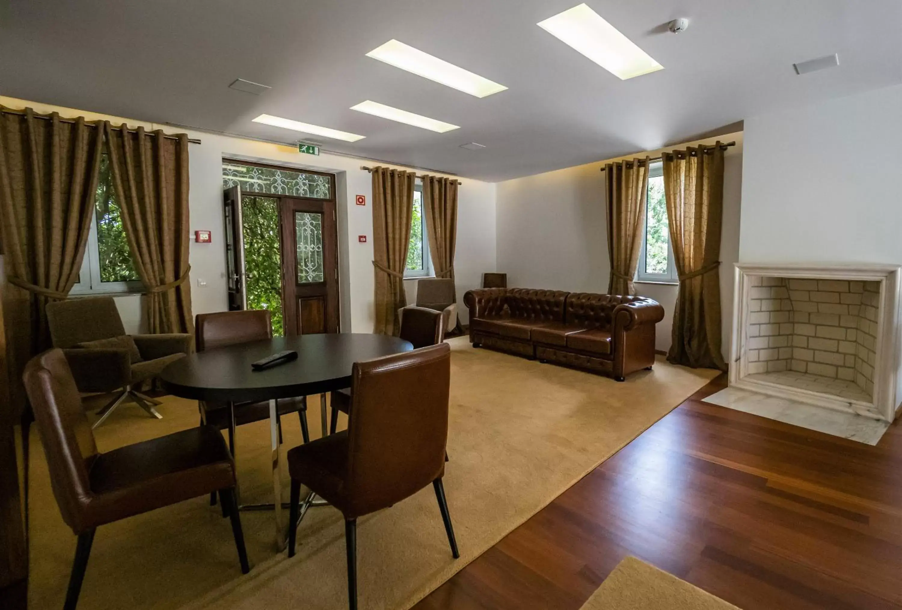 Communal lounge/ TV room, Seating Area in FH Hotel Rural