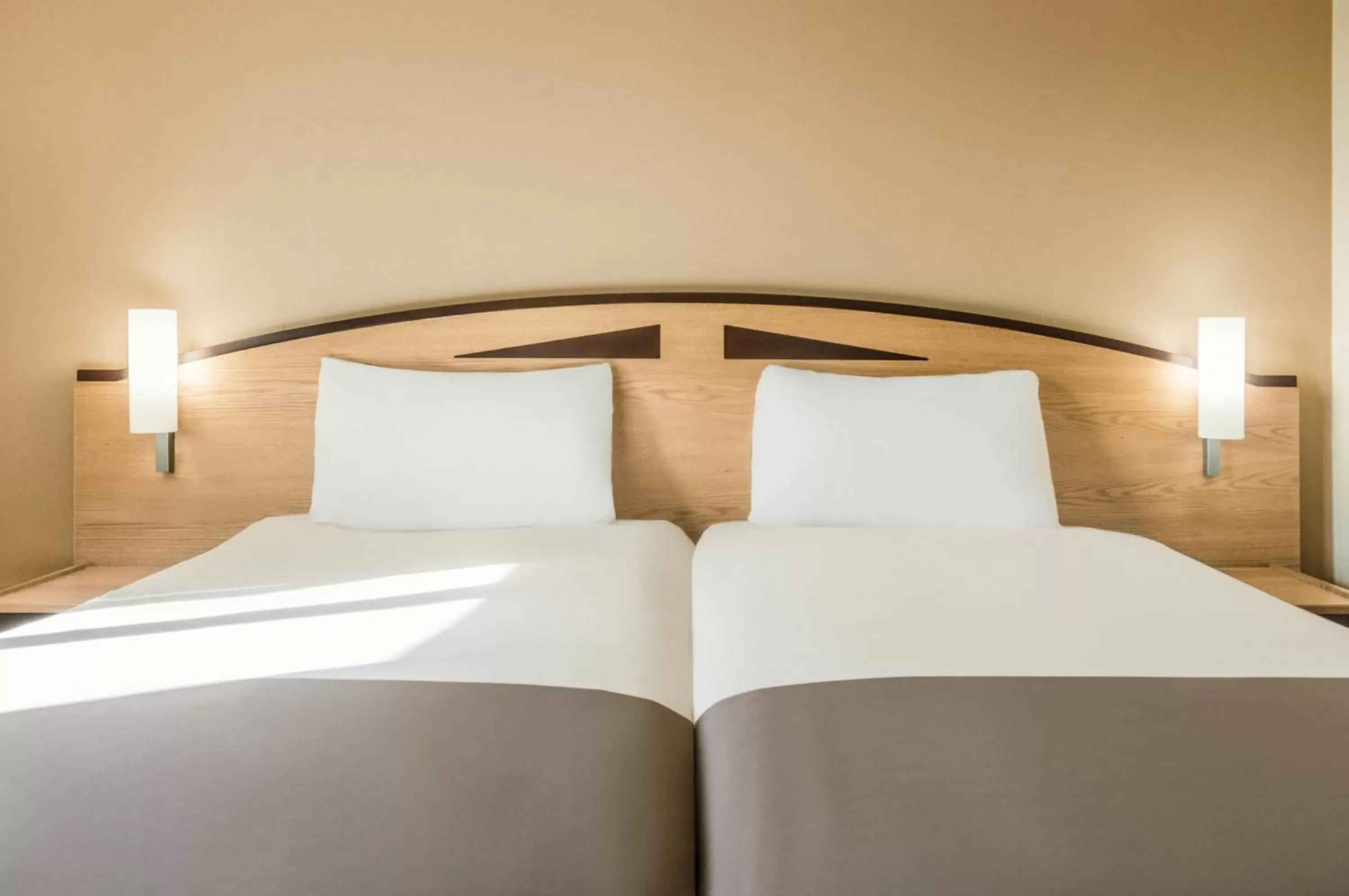 Twin Room in ibis Chesterfield Centre – Market Town Twin Room in ibis Chesterfield Centre – Market Town