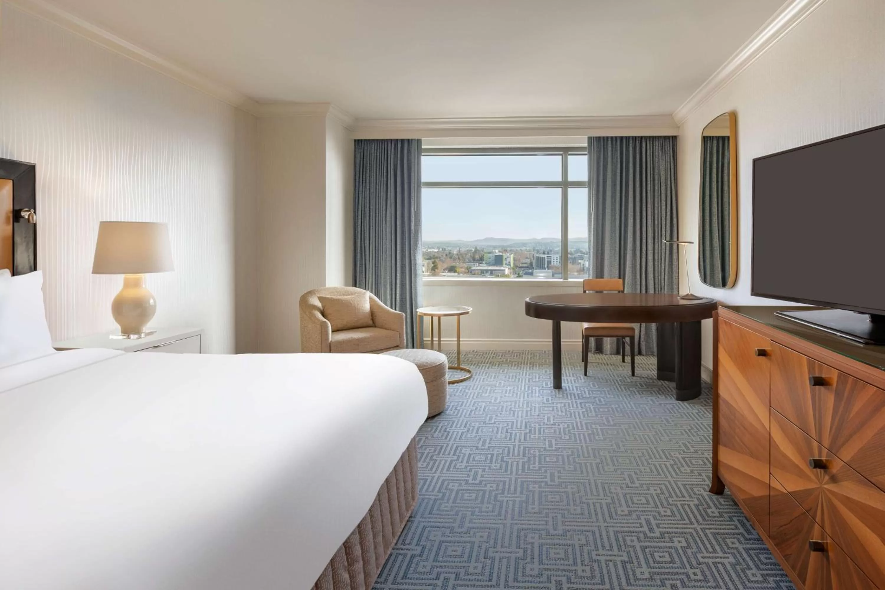 King Room with Bath Tub - Mobility Access in Signia by Hilton San Jose