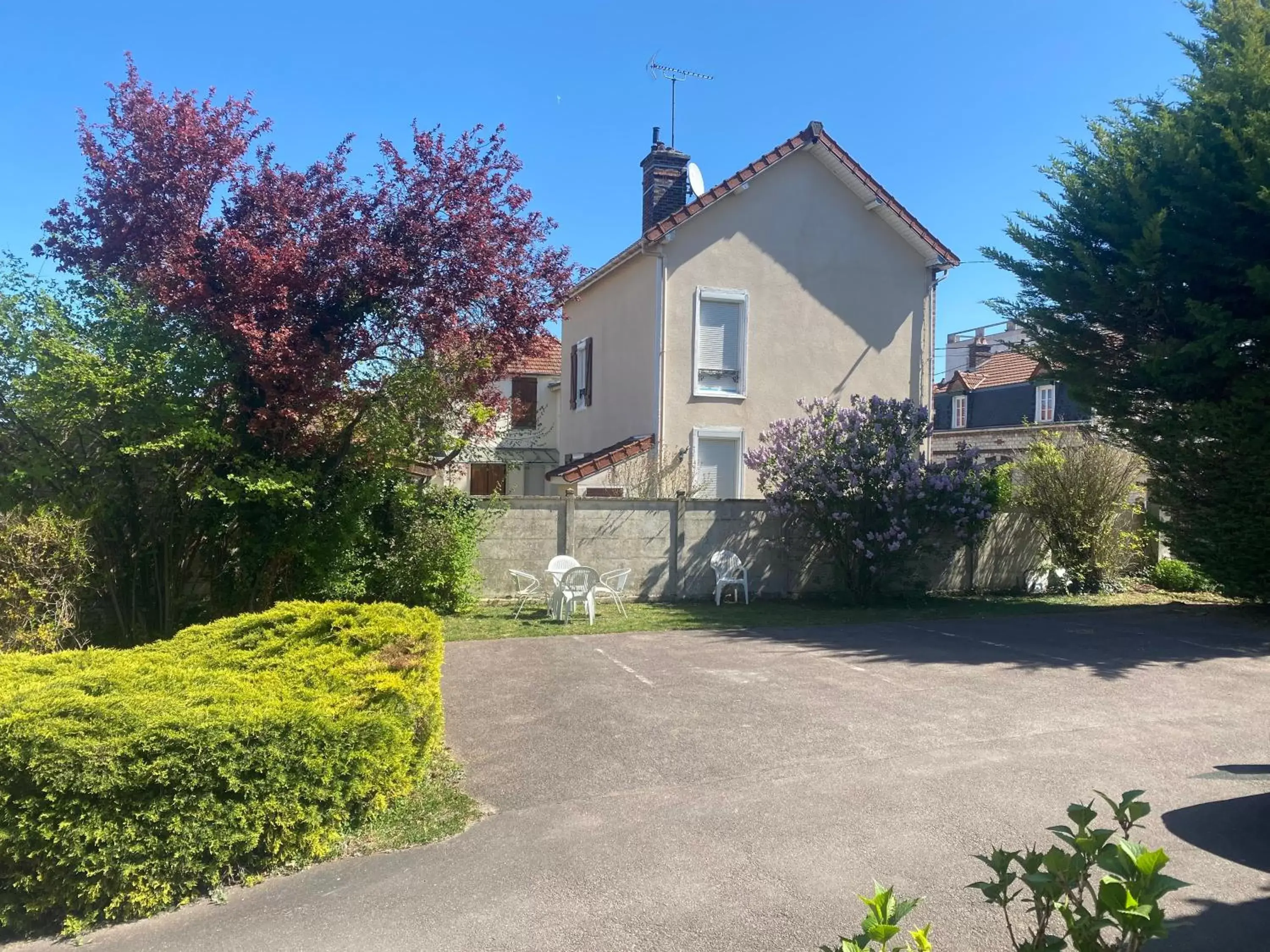 Garden, Property Building in Hôtel De Troyes