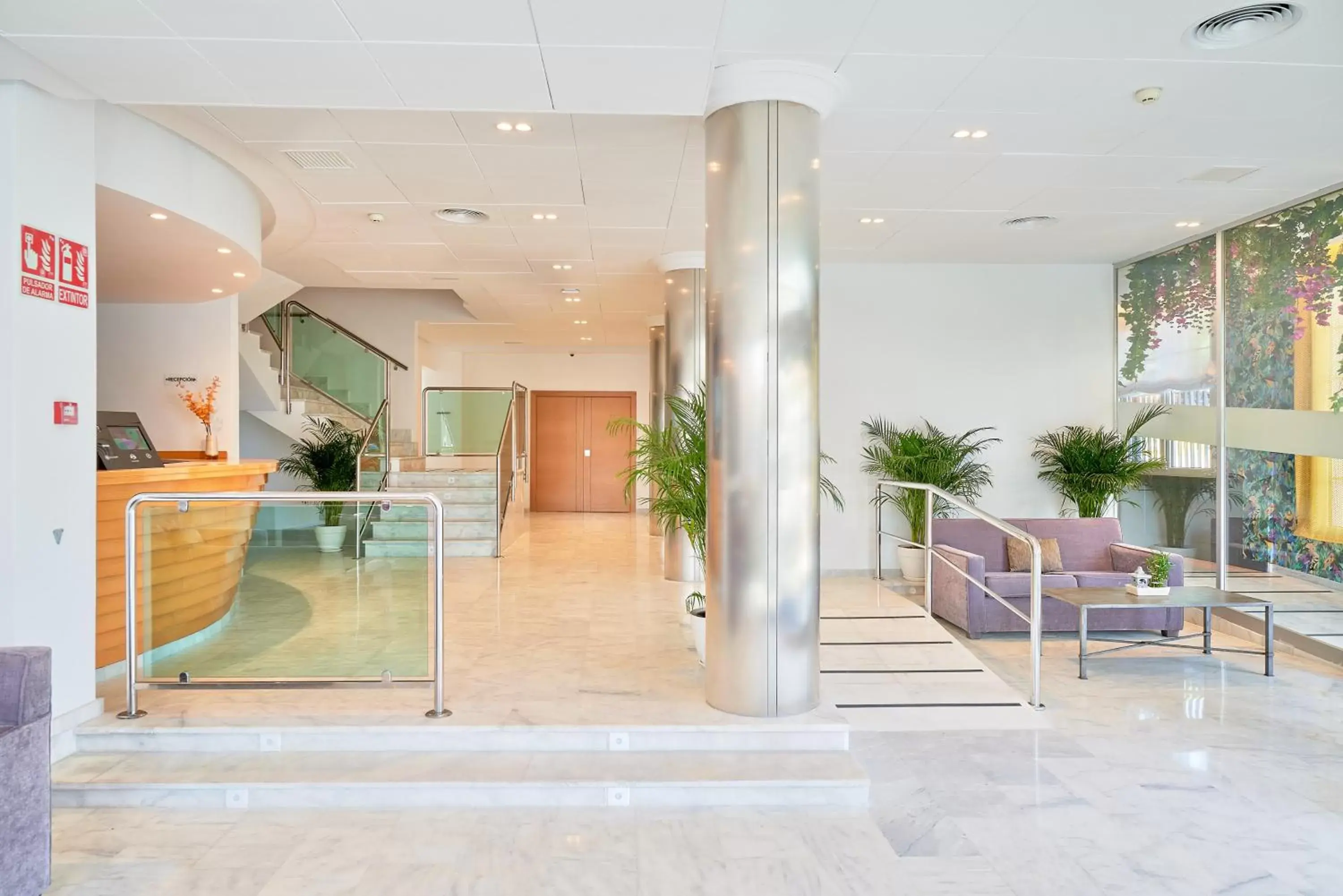 Lobby/Reception in Smart Hotel La Sagra