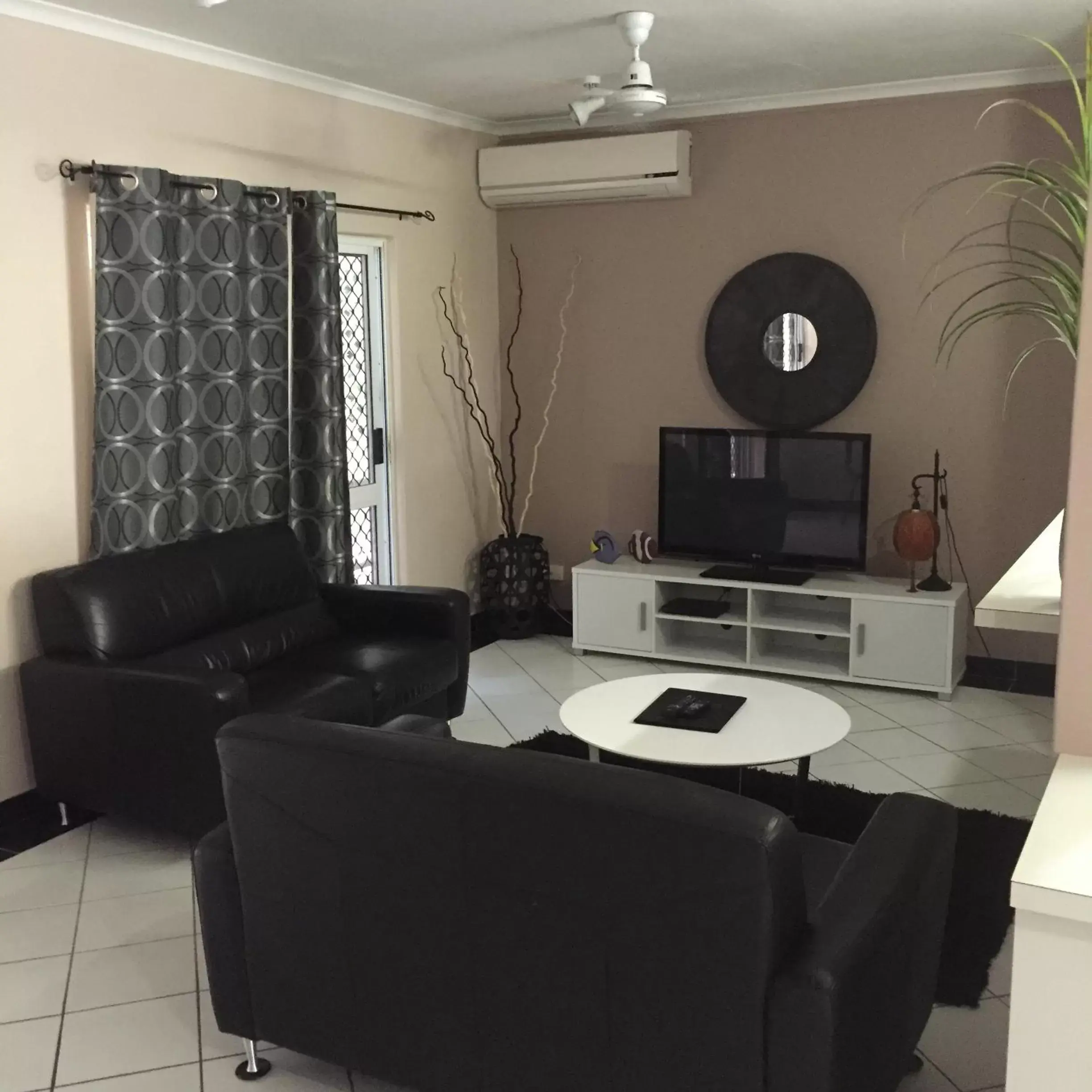 Living room, Seating Area in Nimrod Resort Apartments