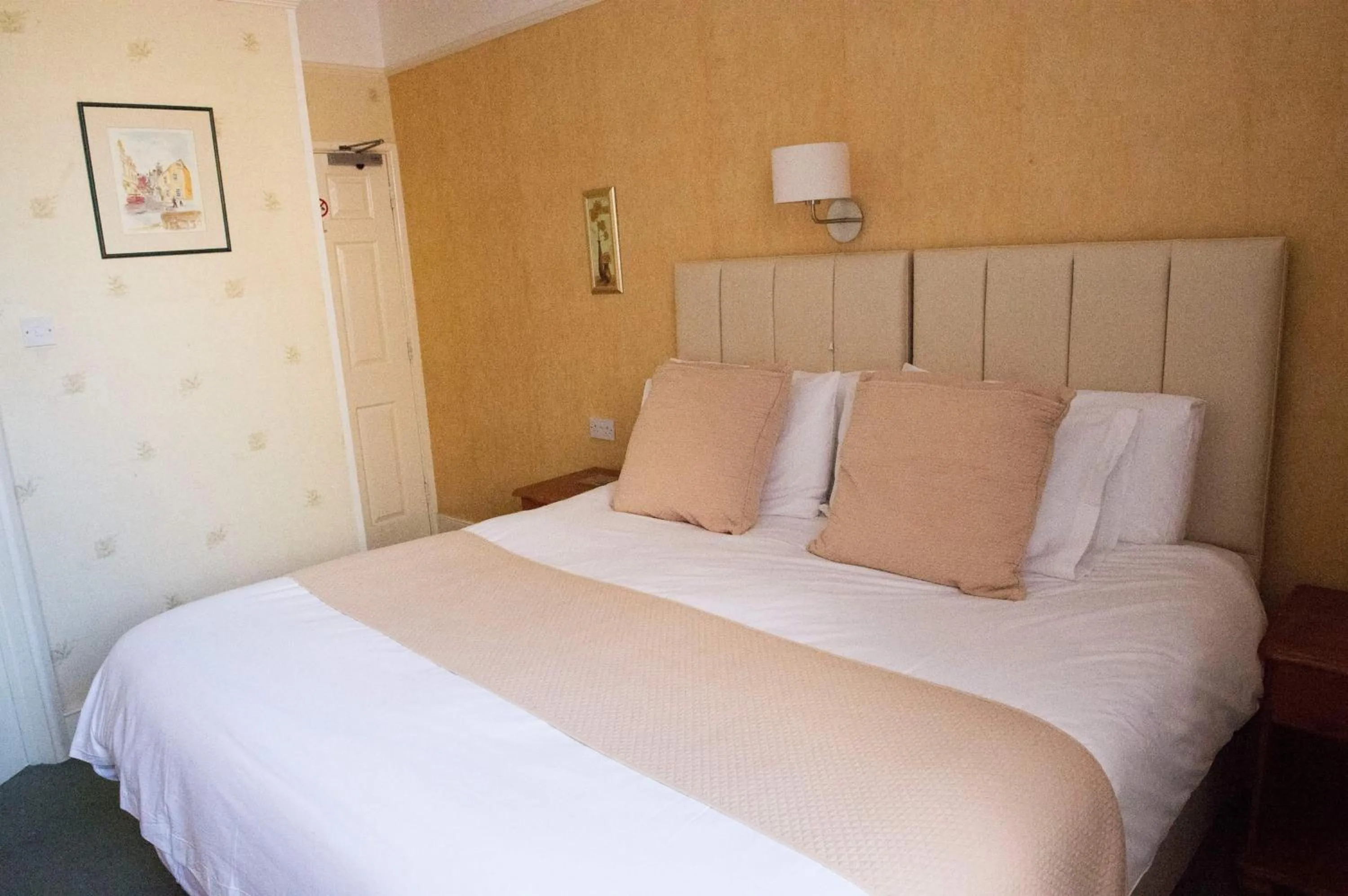 Bed in Poltair Guest House