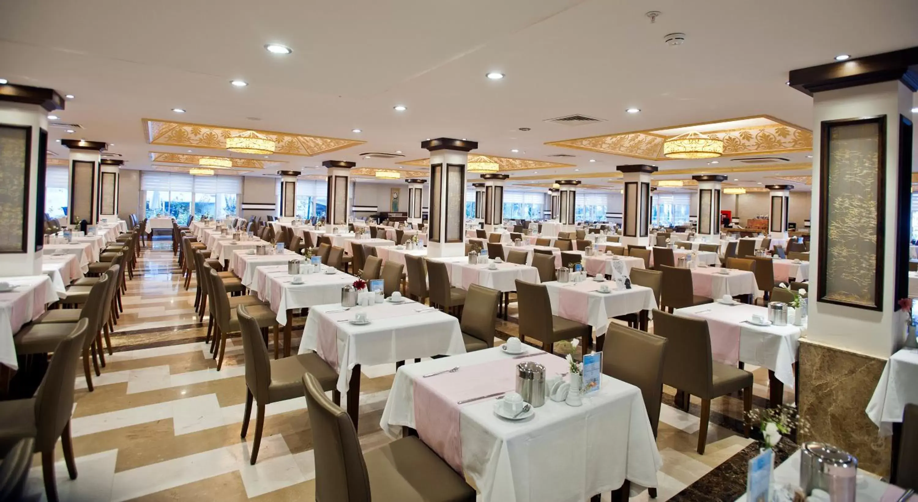 Restaurant/places to eat in Crystal Tat Beach Golf Resort & Spa - Ultimate All Inclusive Restaurant/places to eat in Crystal Tat Beach Golf Resort & Spa - Ultimate All Inclusive