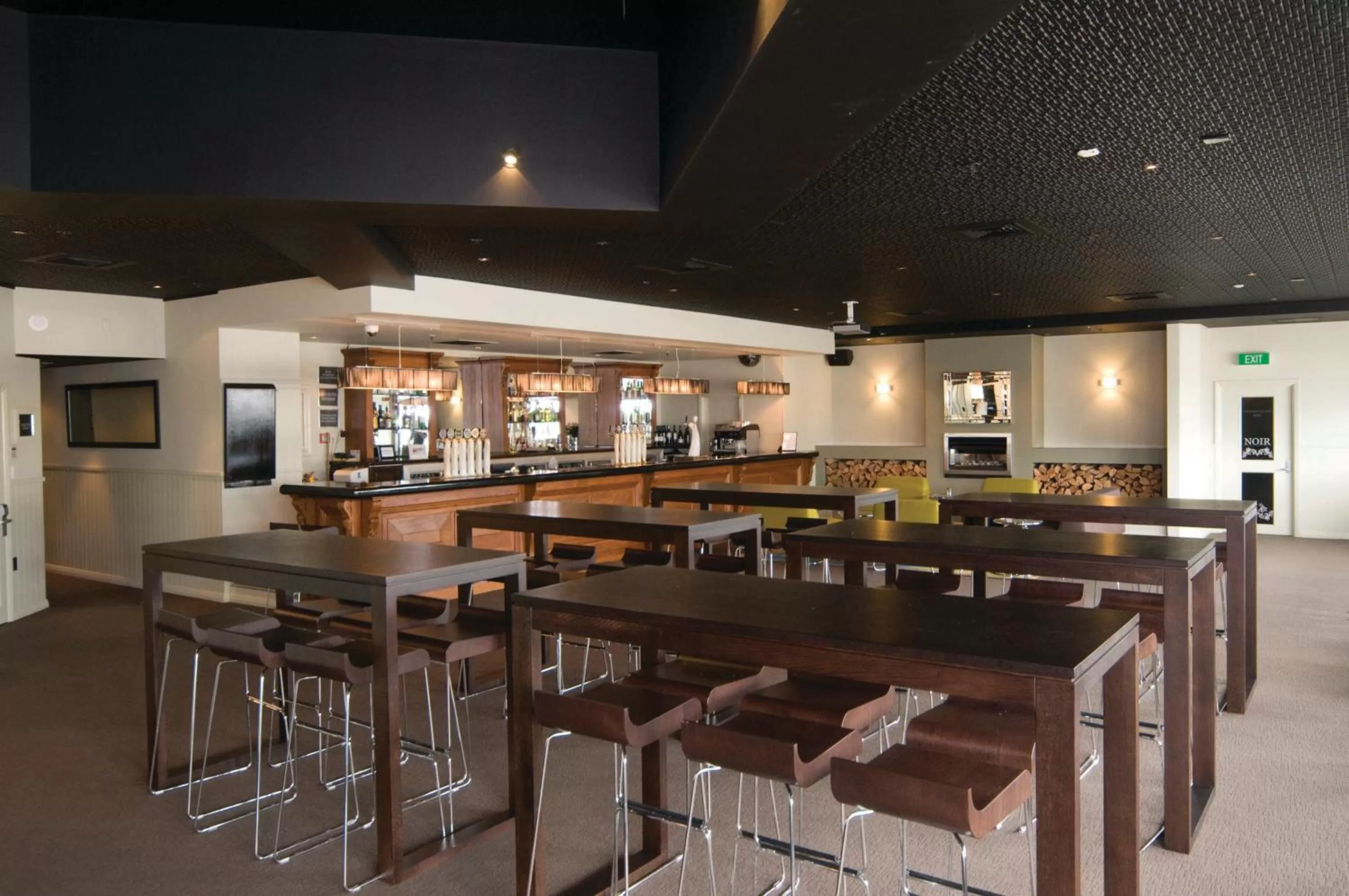 Lounge or bar in Distinction Palmerston North Hotel & Conference Centre