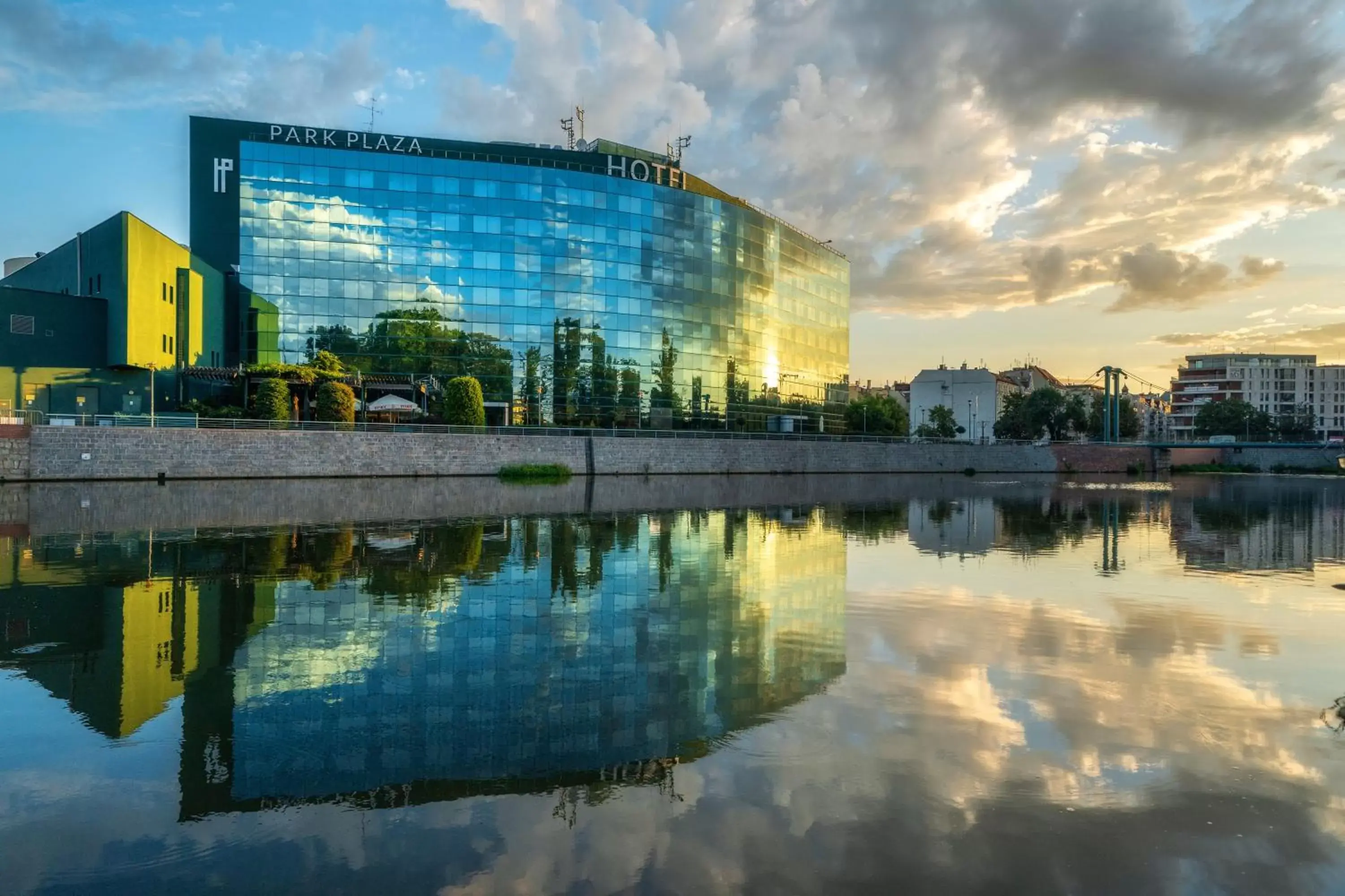 Property building in HP Park Plaza Property building in HP Park Plaza