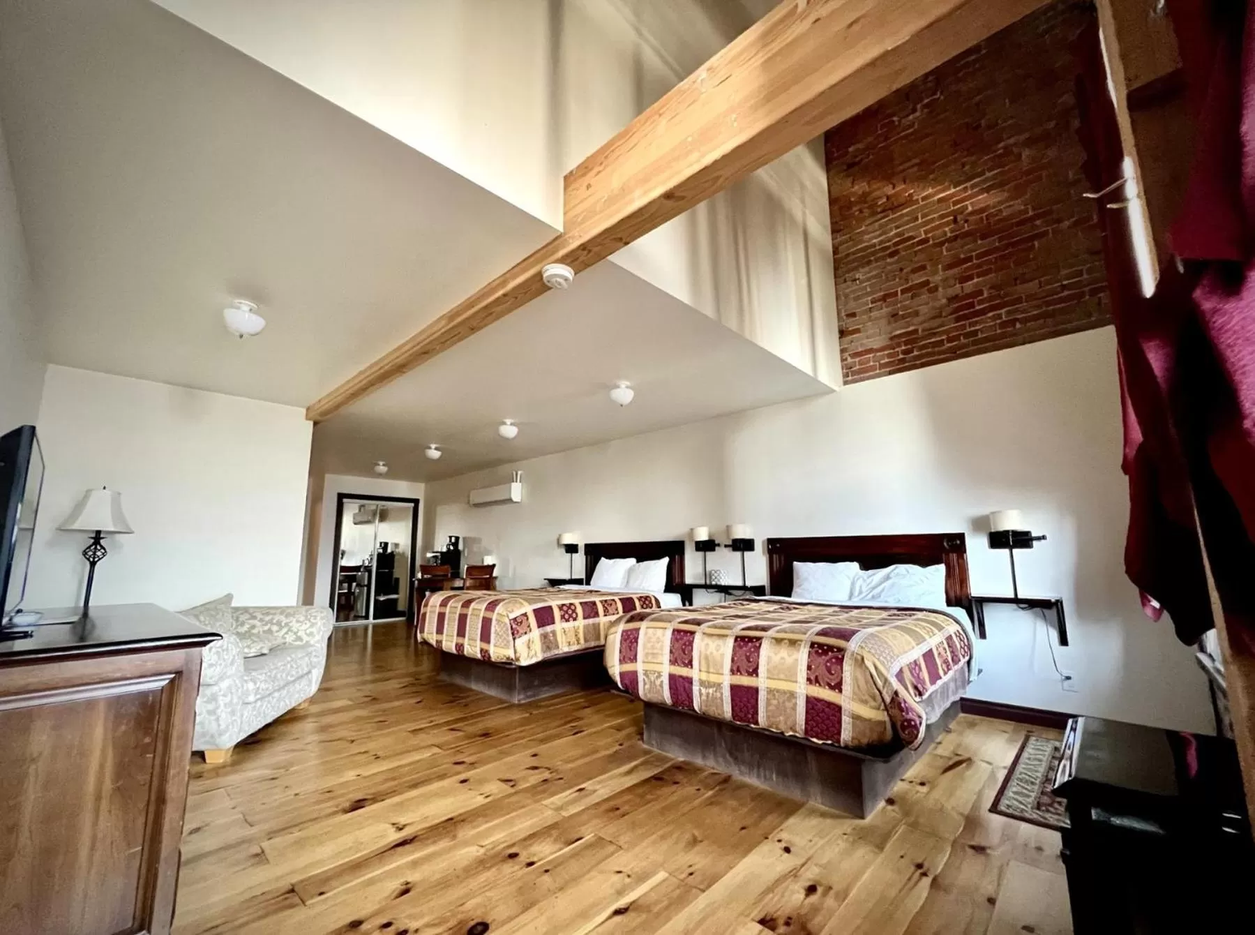 Bed in The Monarch Hotel