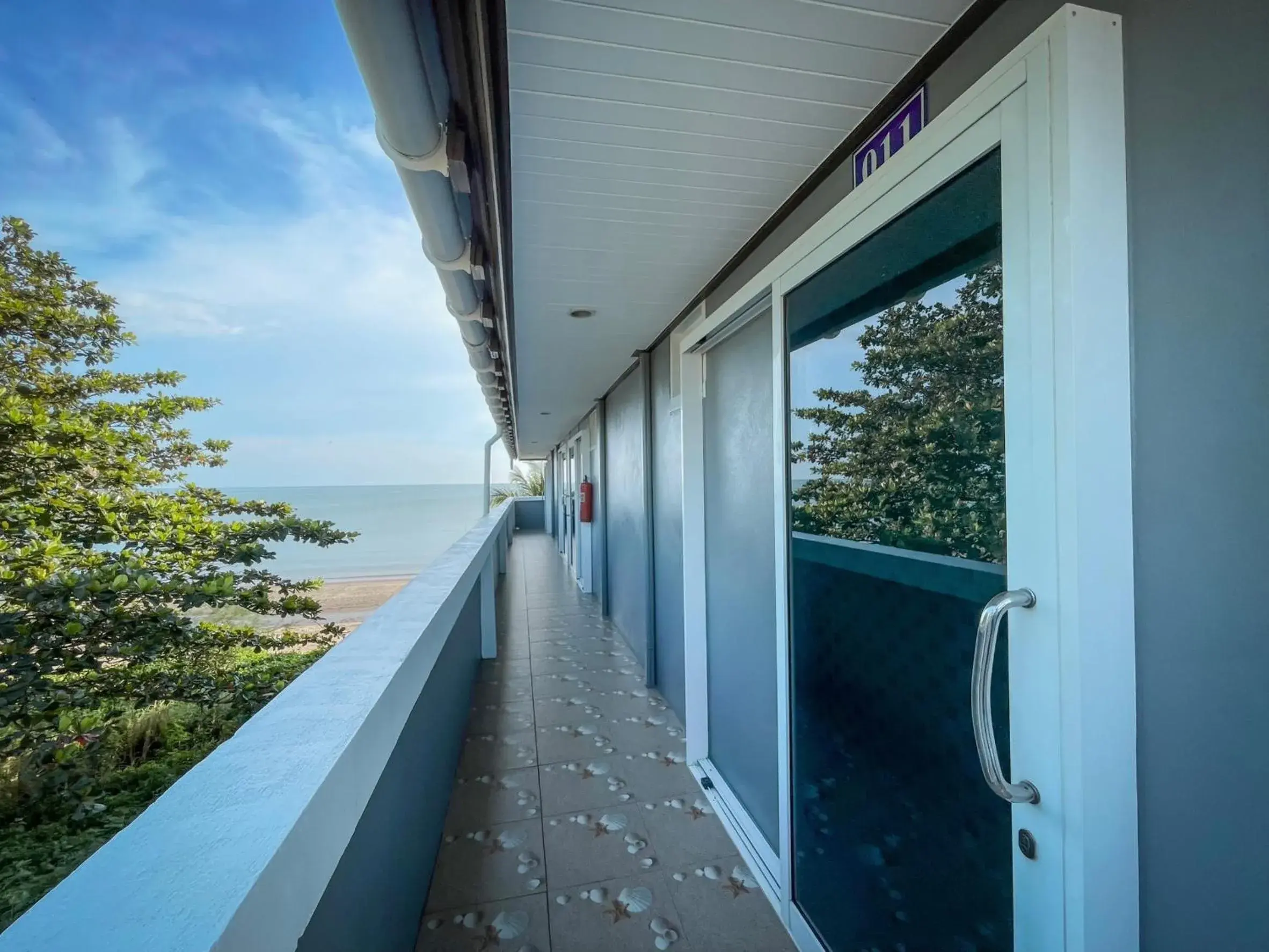 Property building, Balcony/Terrace in Baan Faa Talay Chan