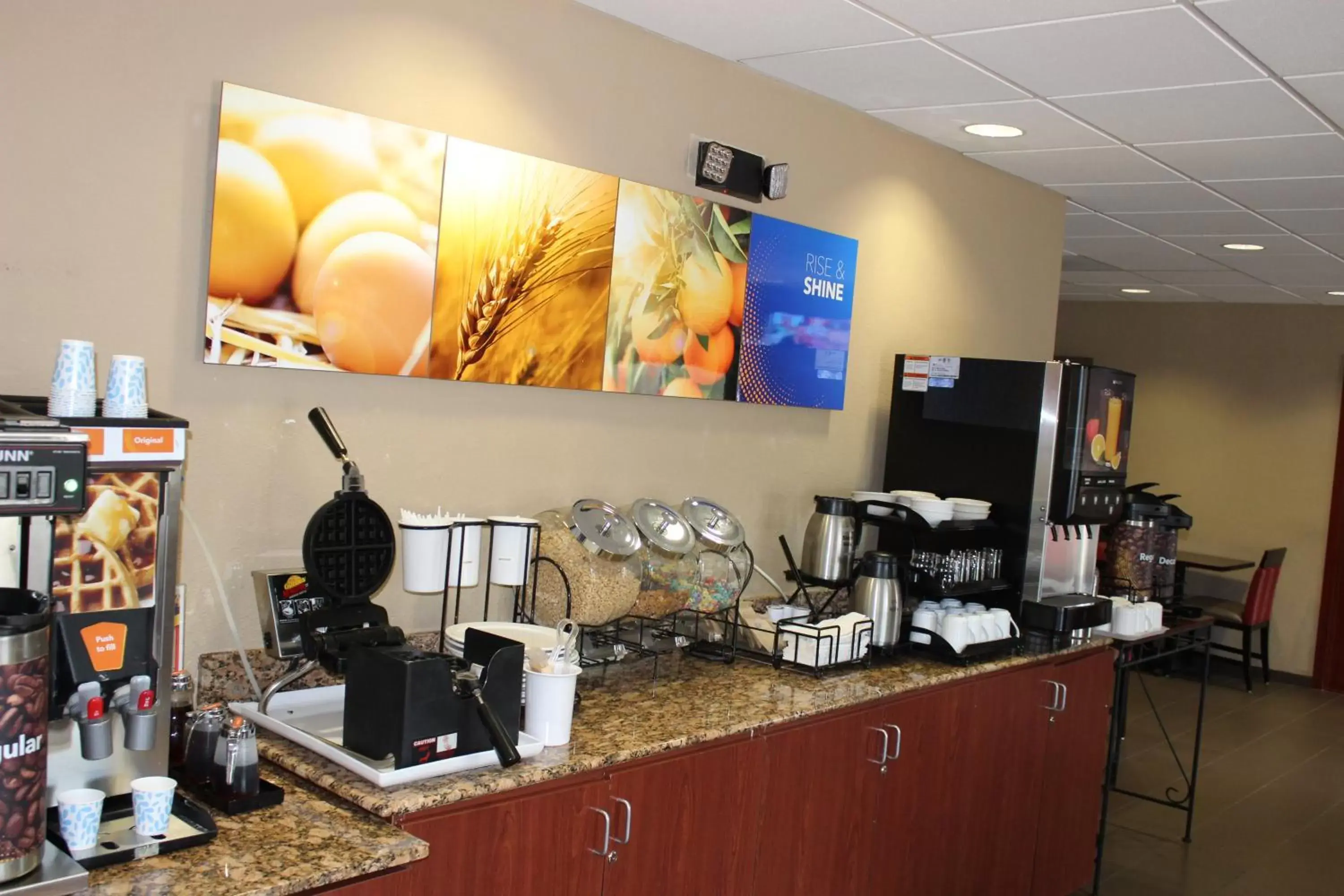 Coffee/tea facilities in Comfort Inn Green Valley I-19