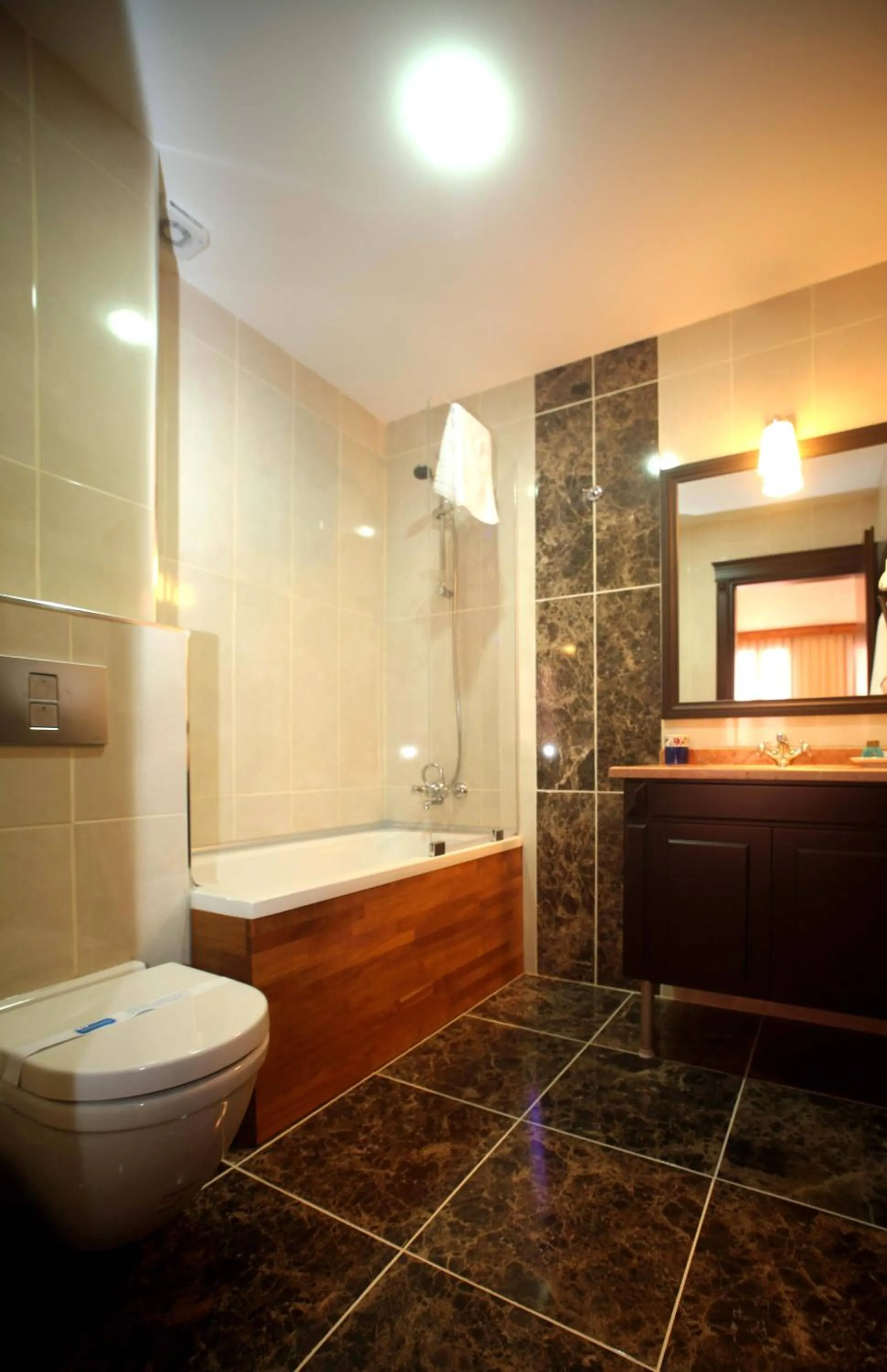 Bathroom in Lalinn Hotel