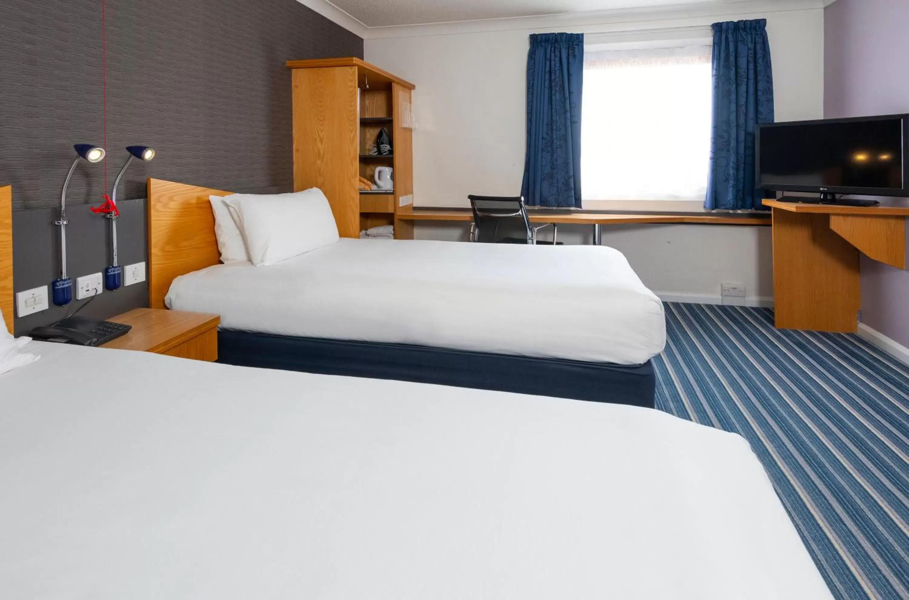 Standard Twin Room with Free Hot Breakfast - Accessible in Holiday Inn Express Bristol Filton by IHG Standard Twin Room with Free Hot Breakfast - Accessible in Holiday Inn Express Bristol Filton by IHG