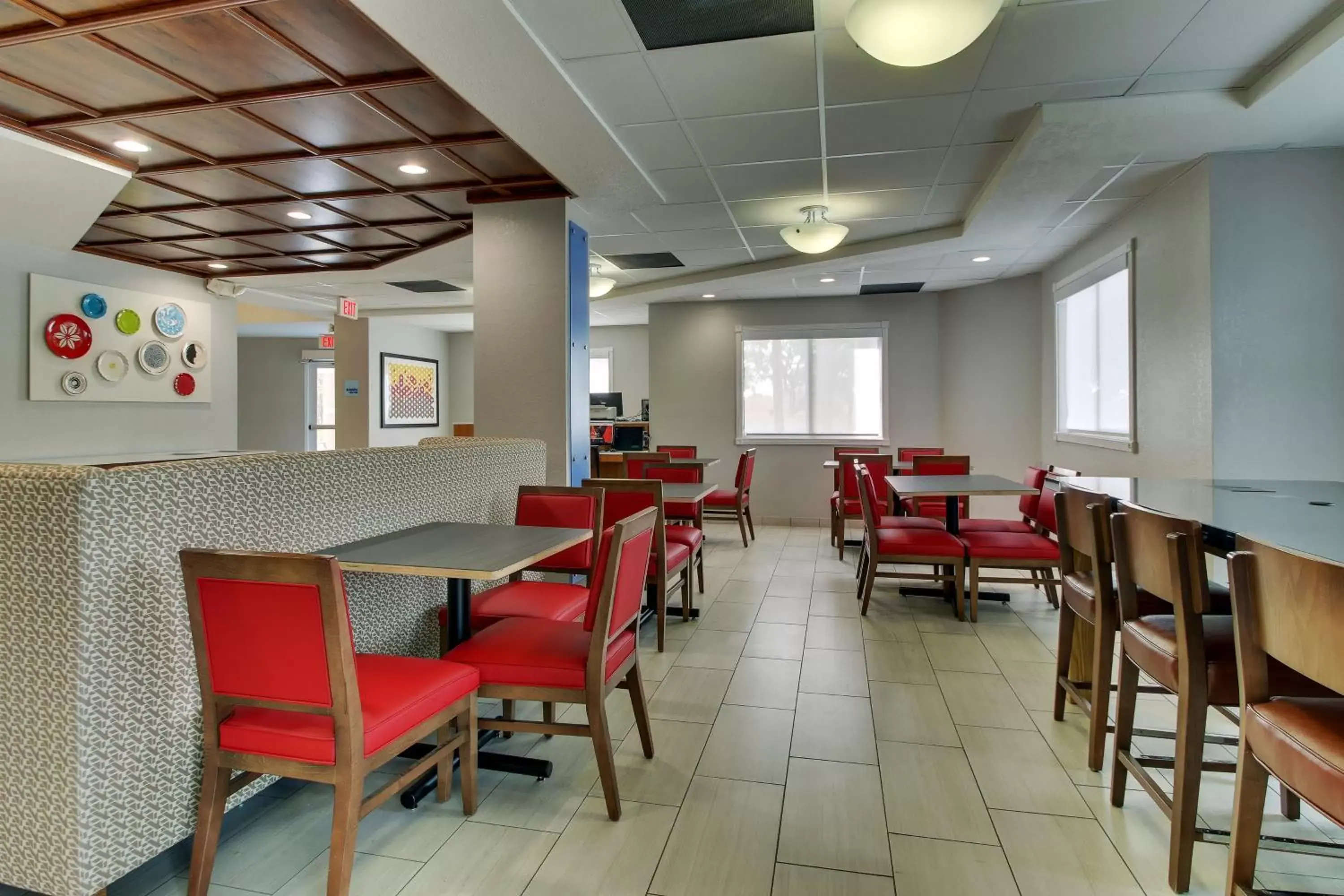 Breakfast, Restaurant/Places to Eat in Holiday Inn Express West Palm Beach Metrocentre, an IHG Hotel