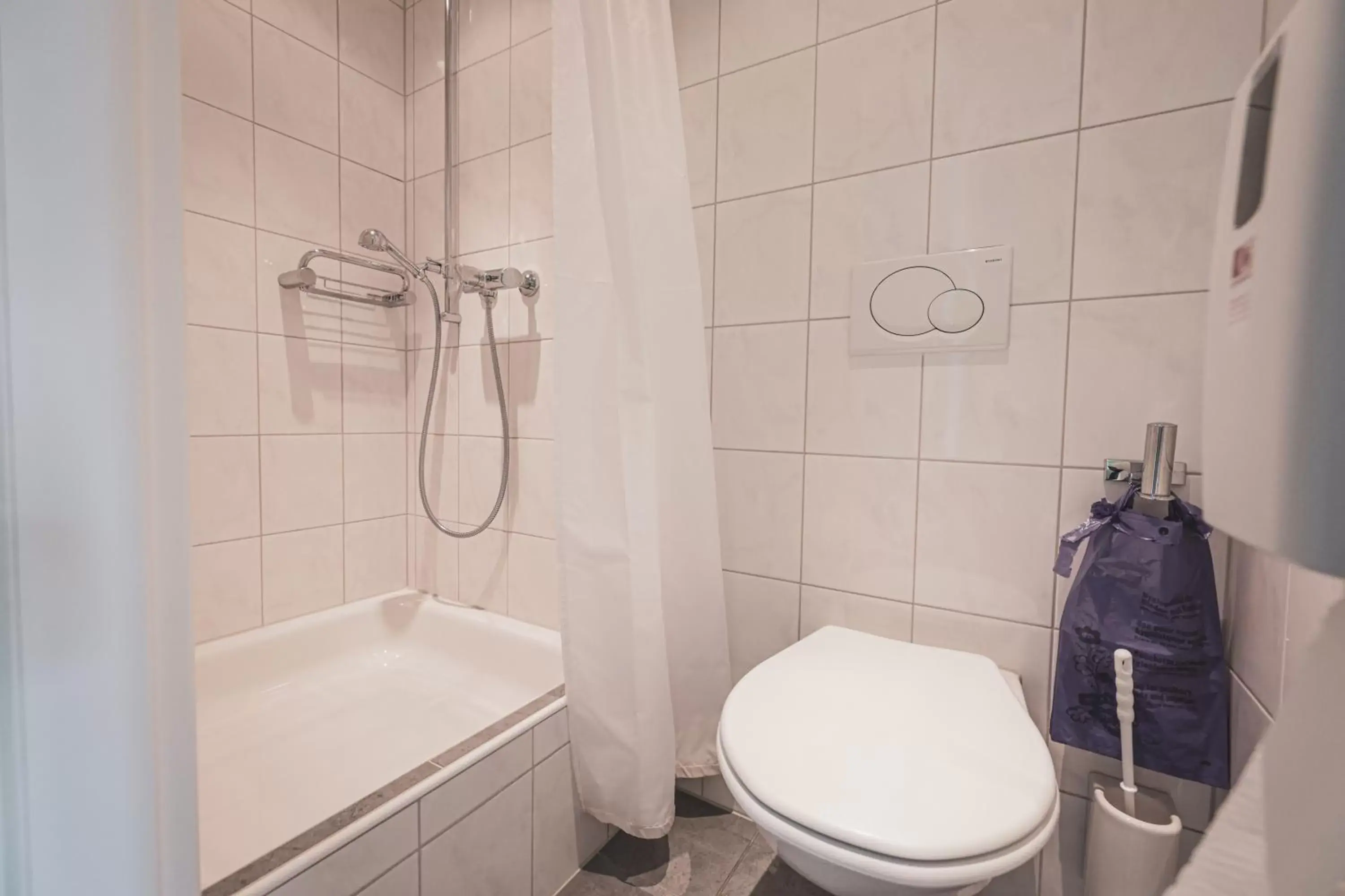 Bathroom in Arosa Mountain Lodge