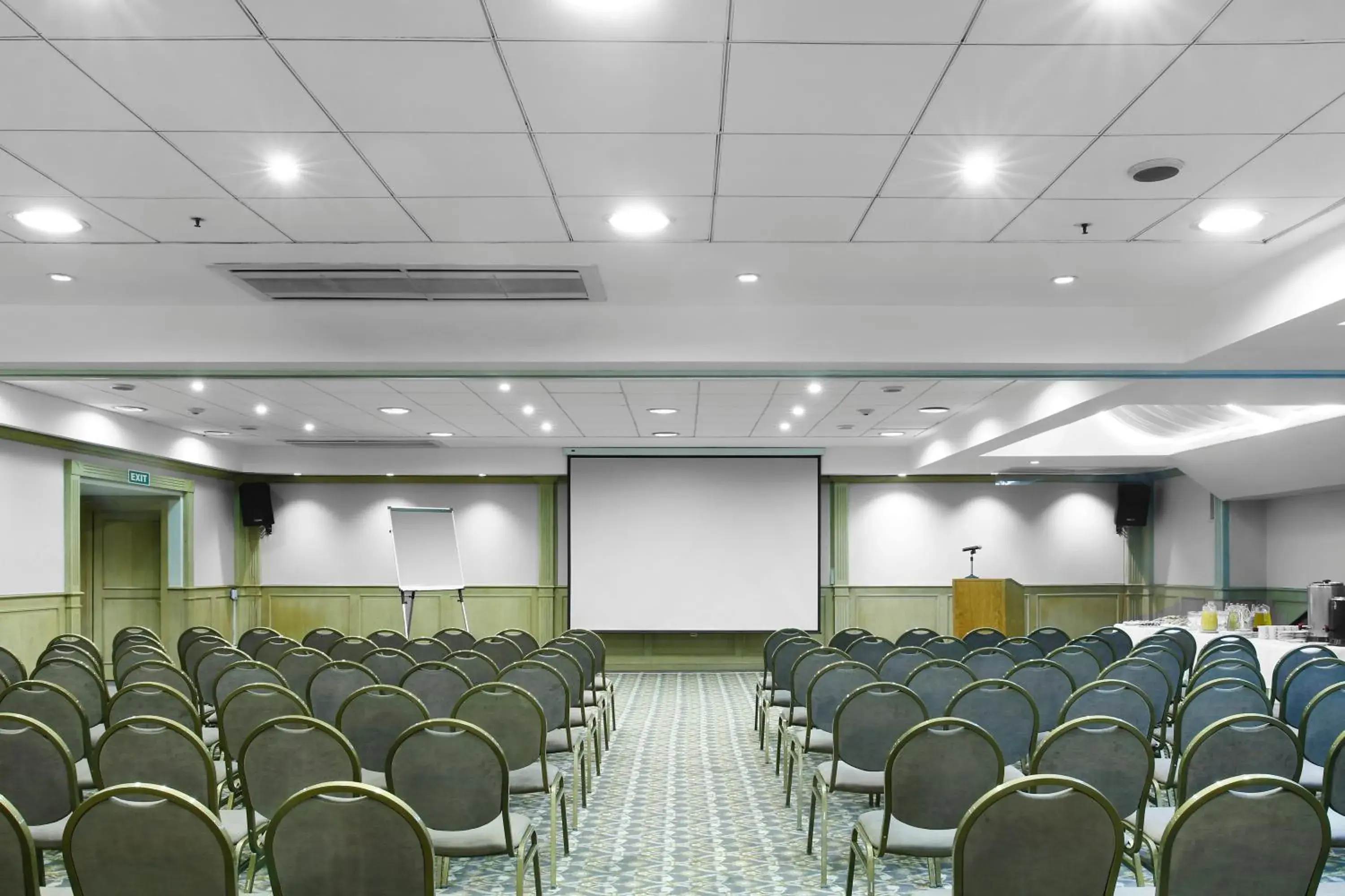 Meeting/conference room in Americas Towers Hotel