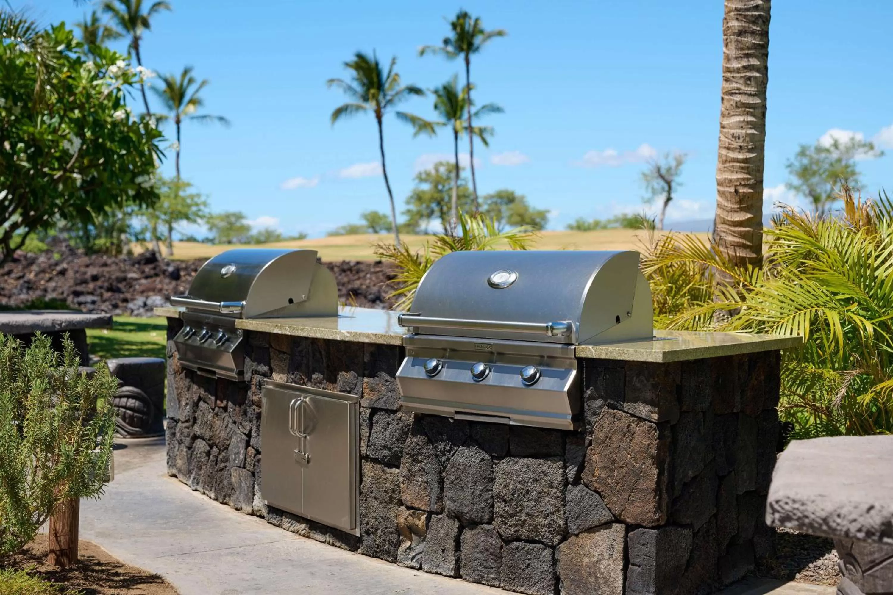 Dining area in Hilton Grand Vacations Club Kings Land Waikoloa