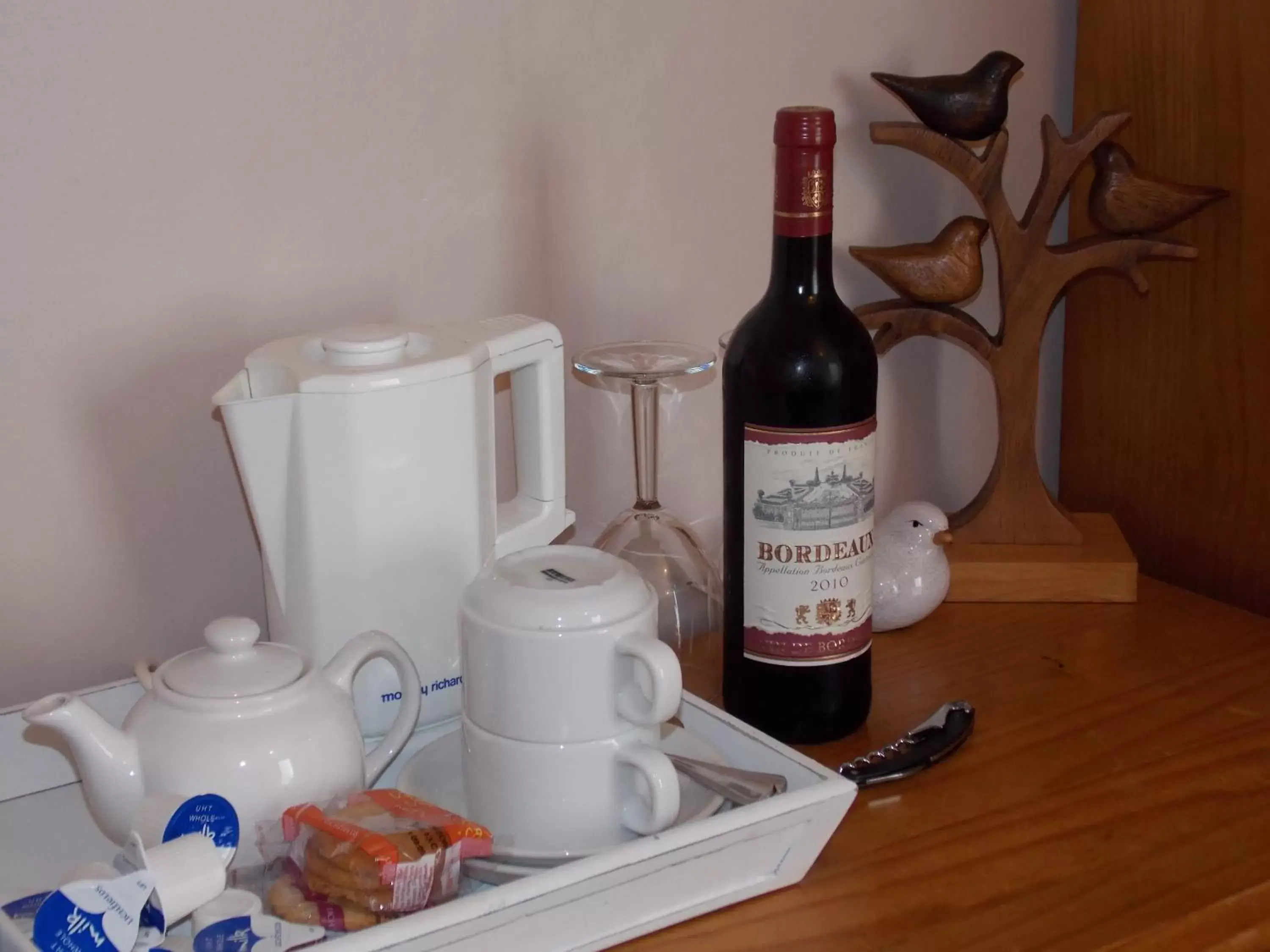 Coffee/tea facilities in Chiverton House Guest Accommodation