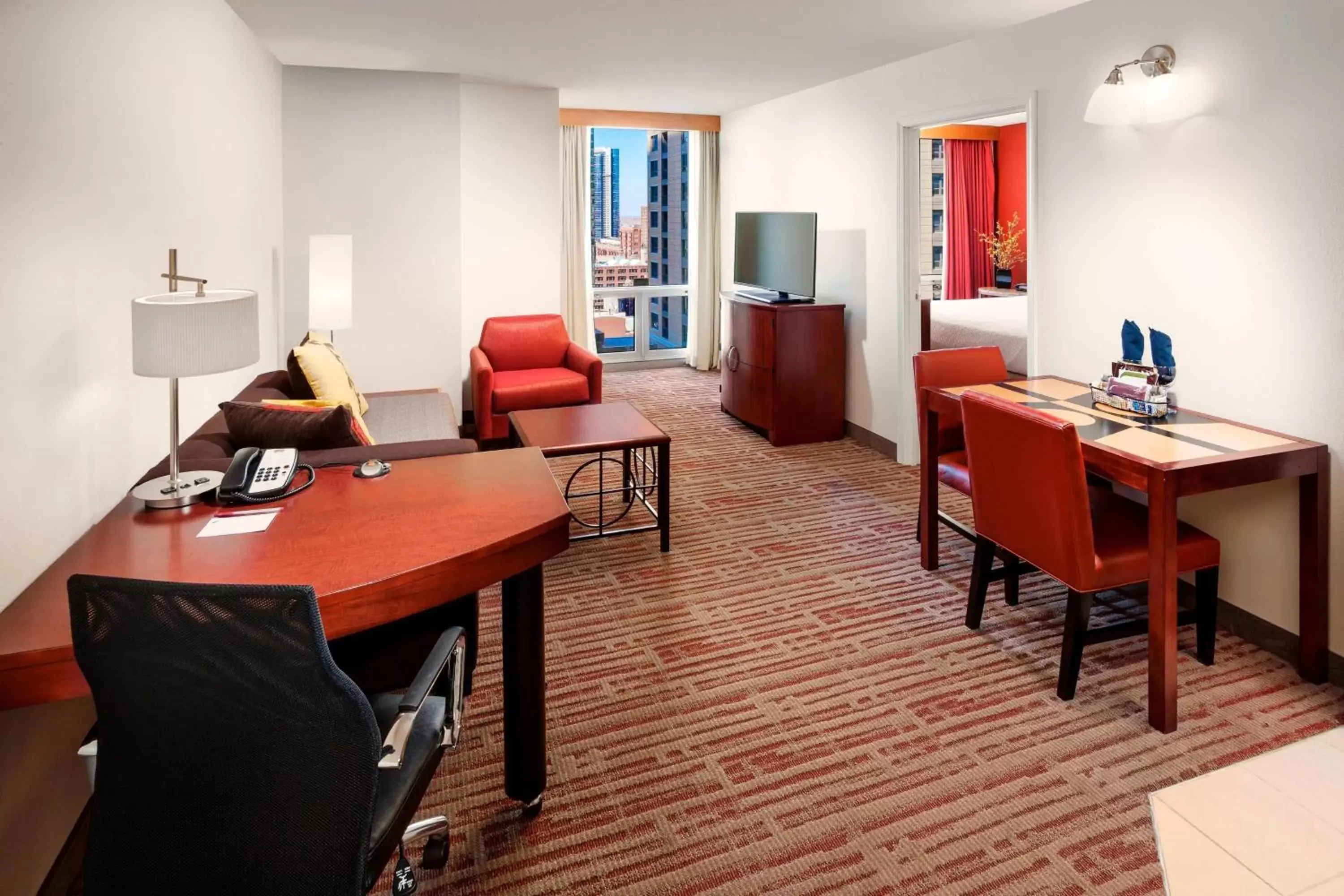 Living room in Residence Inn by Marriott Chicago Downtown/River North
