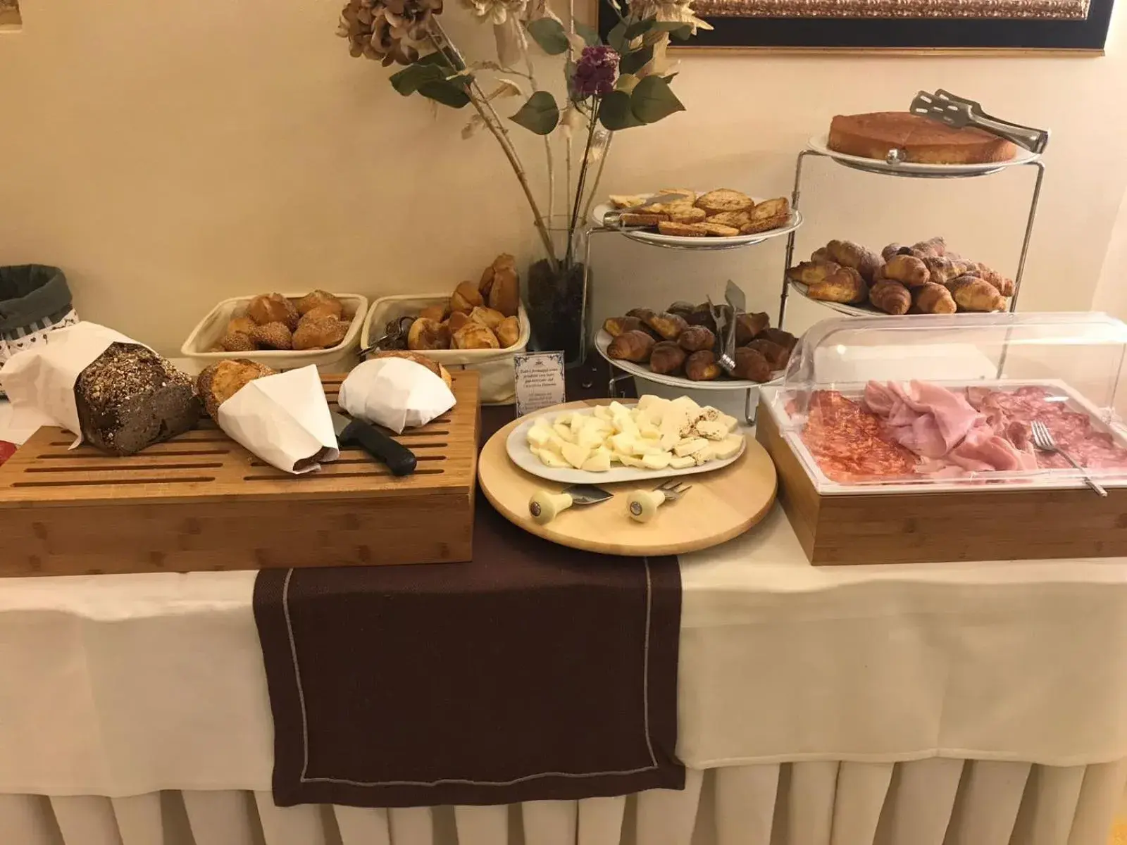 Continental breakfast in Domus Mariae Benessere