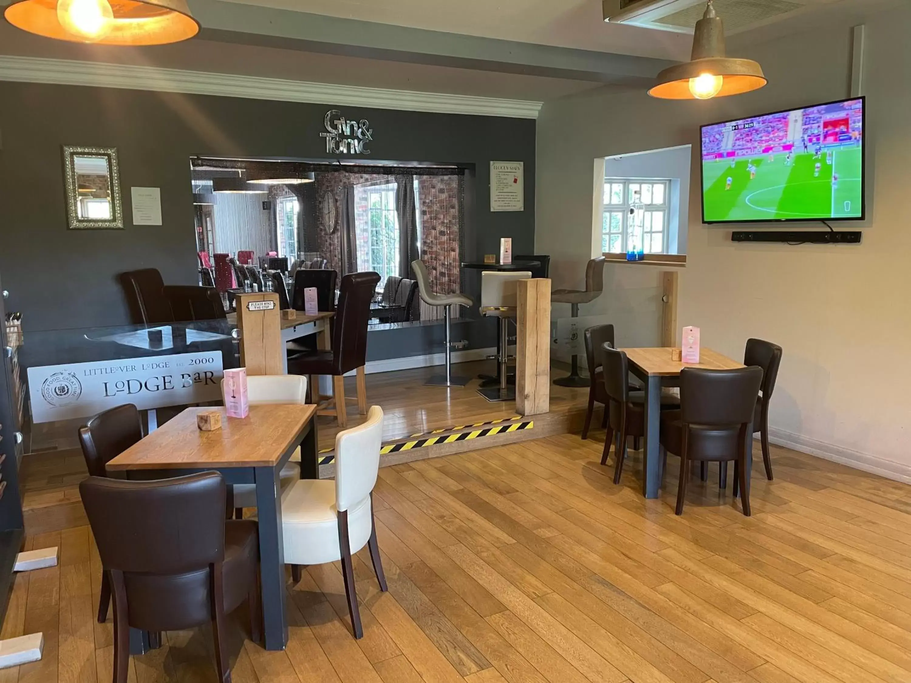 Lounge or bar, Restaurant/Places to Eat in Littleover Lodge Hotel