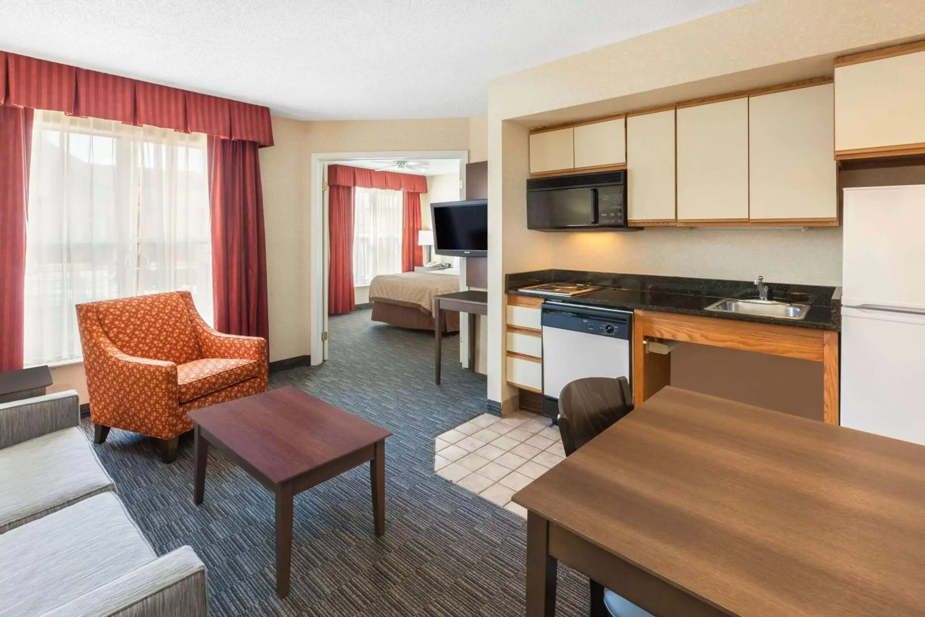 1 Double Bed, One-Bedroom, Mobility Accessible Suite, Non-Smoking in Affordable Suites of America Detroit-Warren 1 Double Bed, One-Bedroom, Mobility Accessible Suite, Non-Smoking in Affordable Suites of America Detroit-Warren