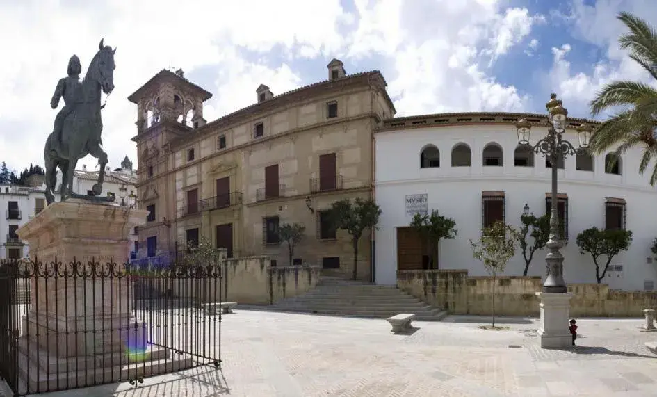 Nearby landmark, Property Building in Hostal Colon Antequera