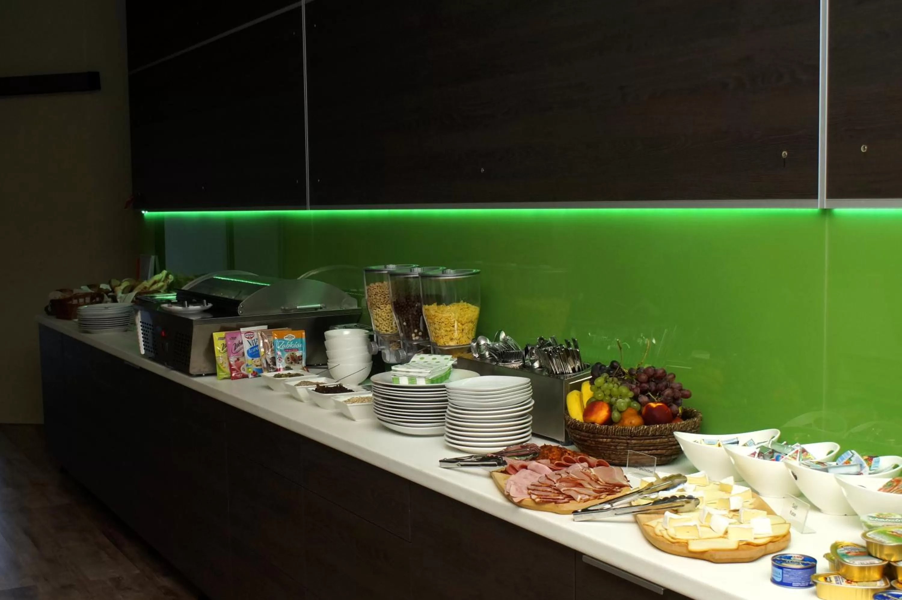 Restaurant/places to eat in Fitromax Sportpanzió Ajka